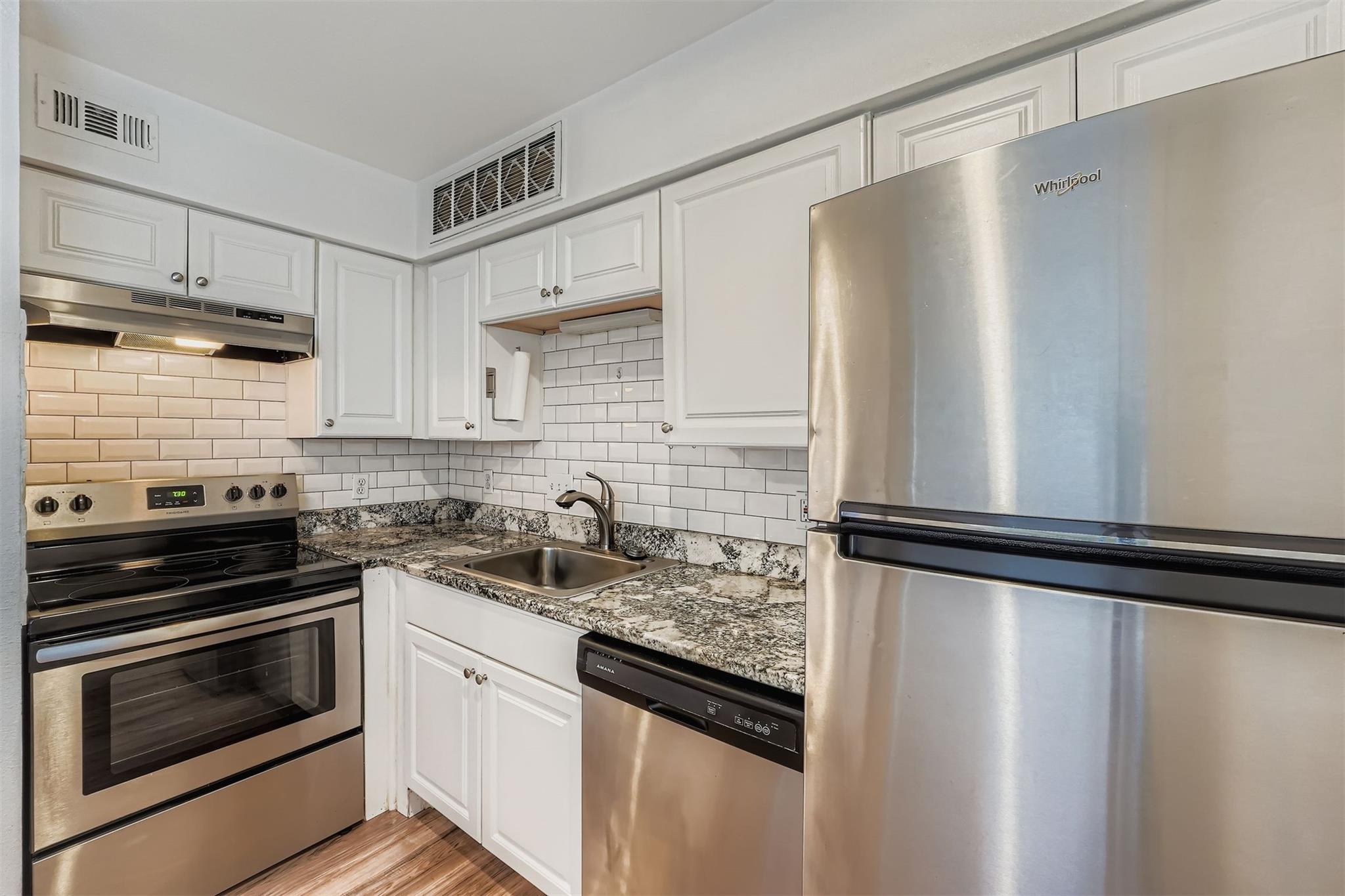 1840 Burton Dr # 208, Austin, TX 78741