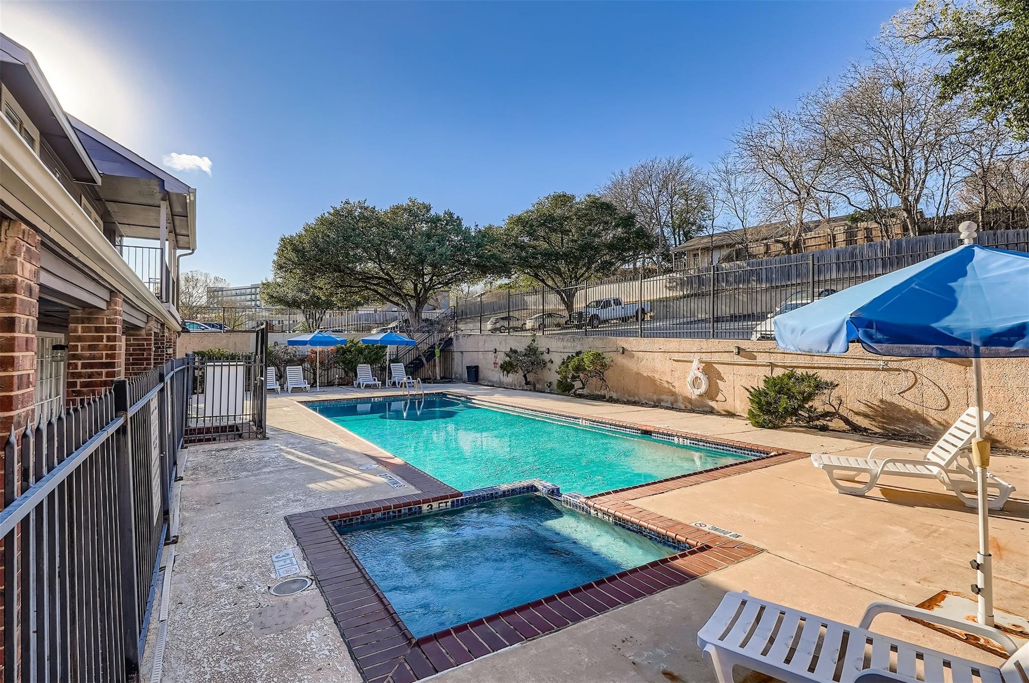 1840 Burton Dr # 208, Austin, TX 78741