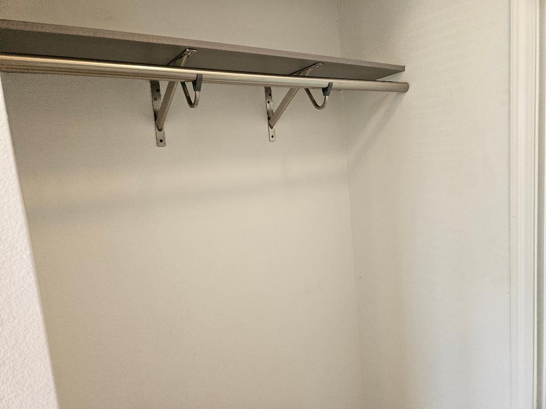 105 W Ila St # B, Elgin, TX 78621