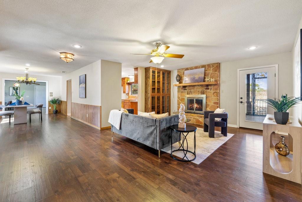 200 Mesa Oaks, Leander, TX 78641