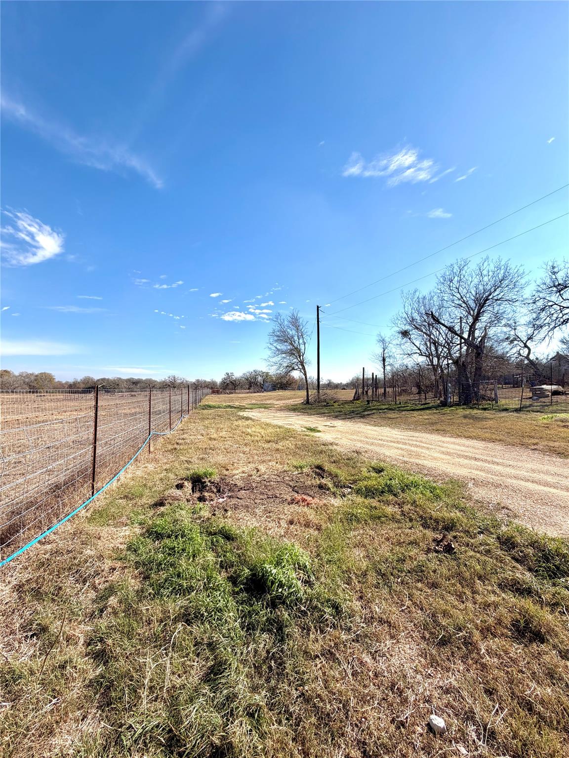3248 Dale Ln, Dale, TX 78616