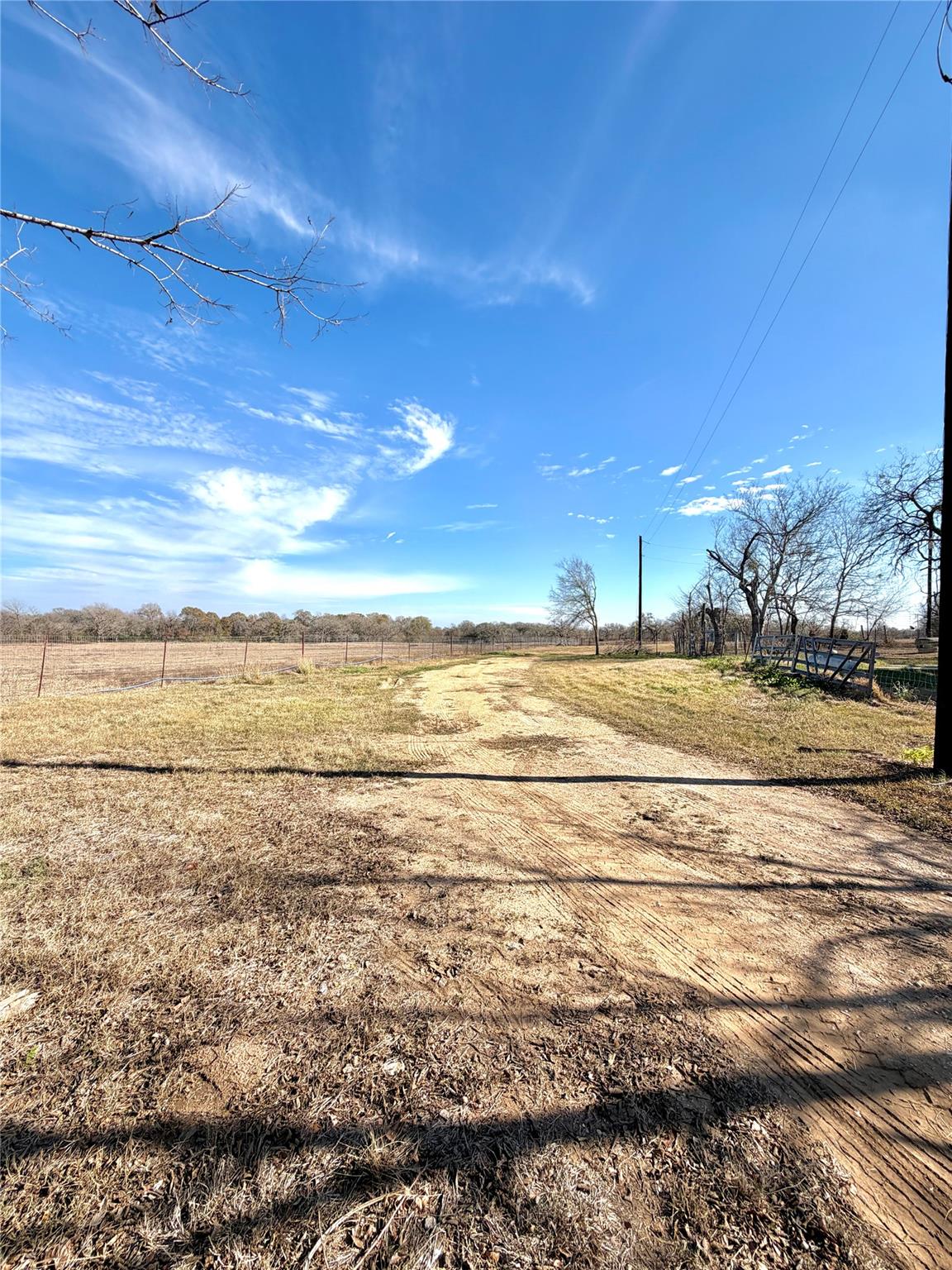 3248 Dale Ln, Dale, TX 78616