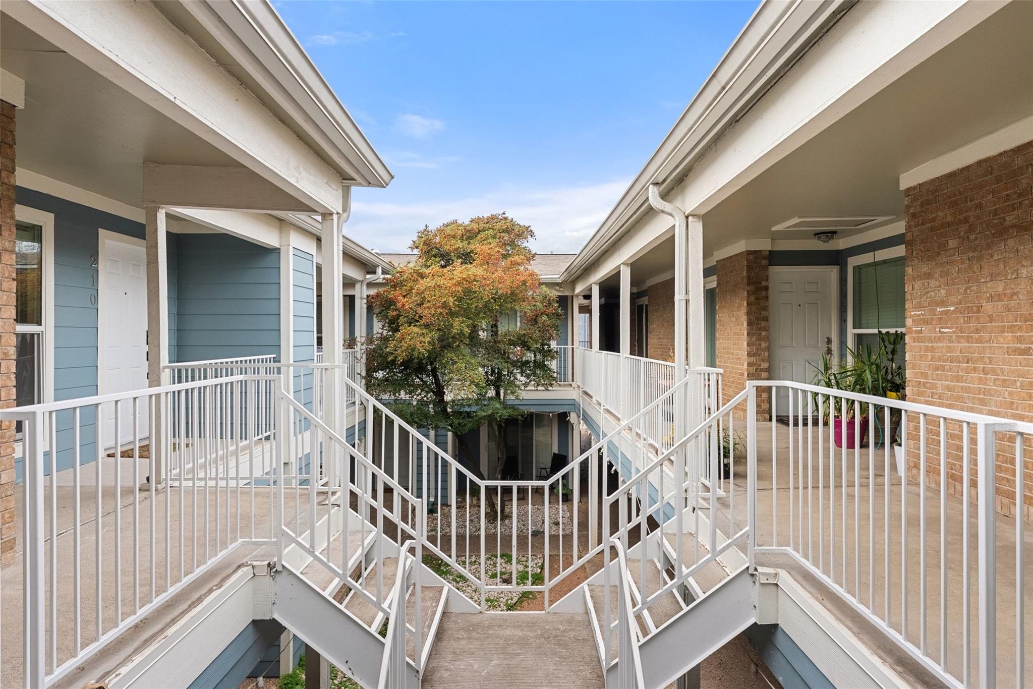 400 W 35th St # 210, Austin, TX 78705