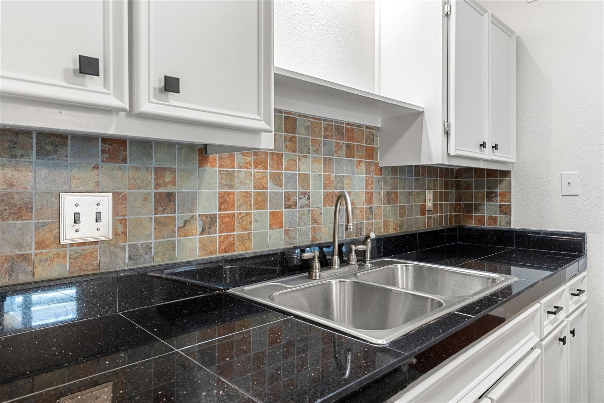 400 W 35th St # 210, Austin, TX 78705