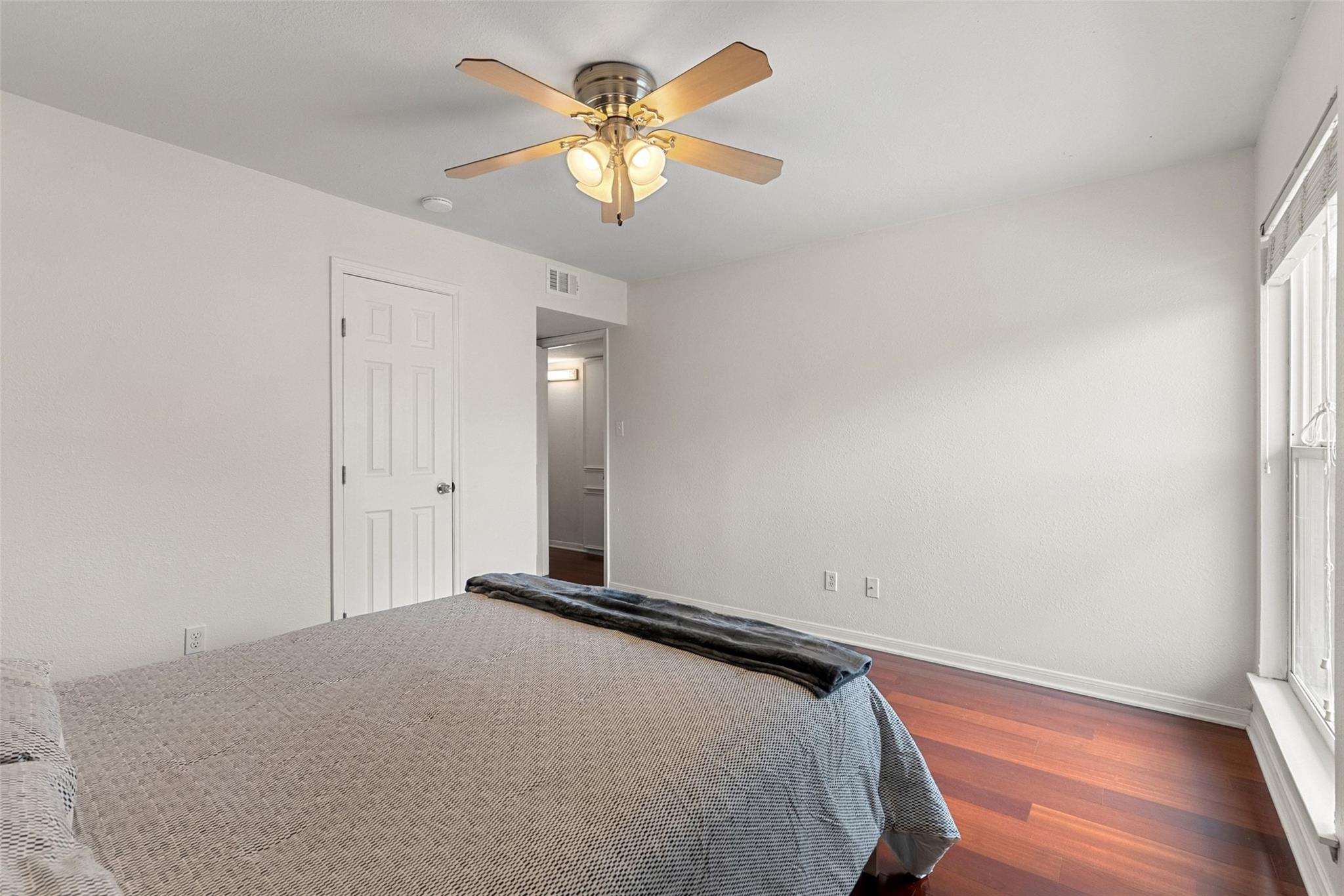 400 W 35th St # 210, Austin, TX 78705