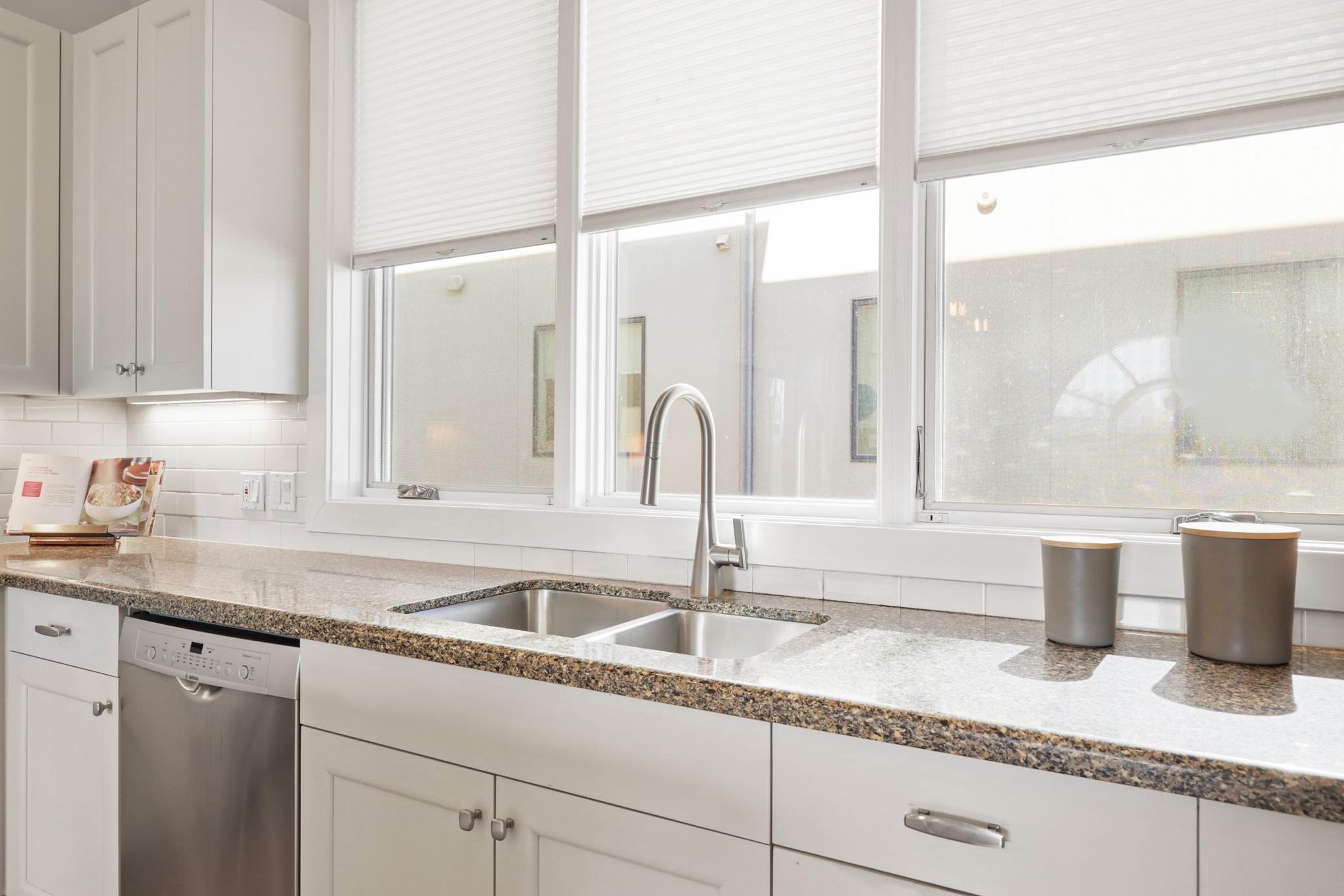 206 E Live Oak St # C, Austin, TX 78704