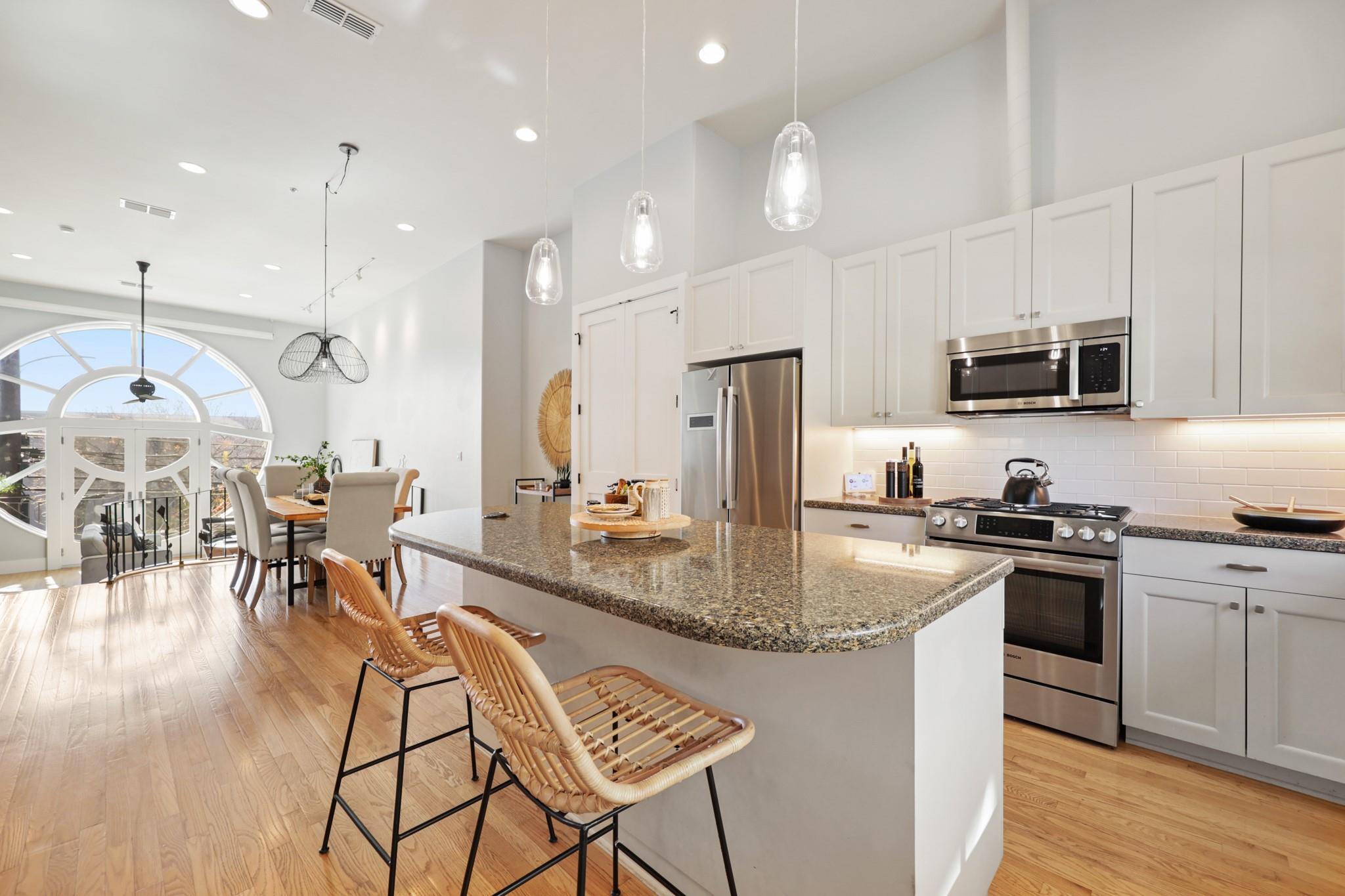 206 E Live Oak St # C, Austin, TX 78704