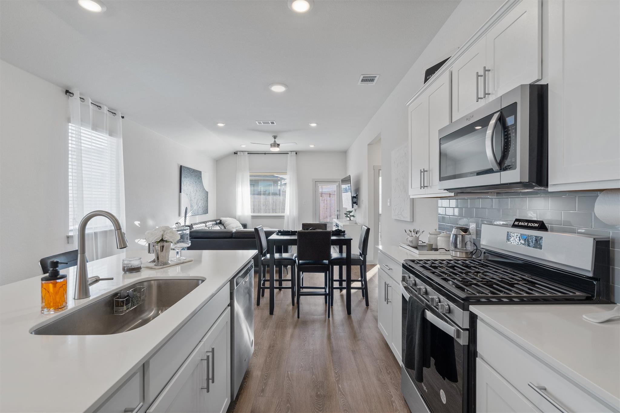 120 Scarborough Way, San Marcos, TX 78666