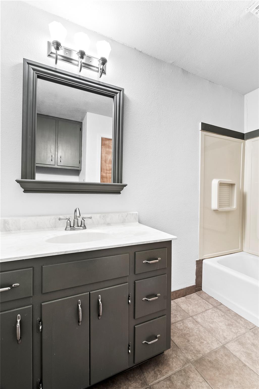 12914 Pfluger Berkman Ln, Coupland, TX 78615