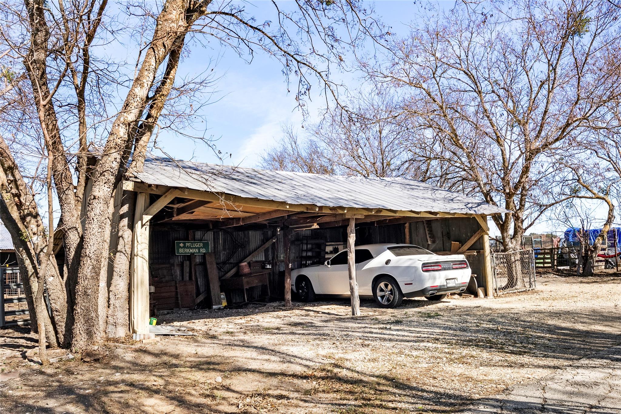 12914 Pfluger Berkman Ln, Coupland, TX 78615