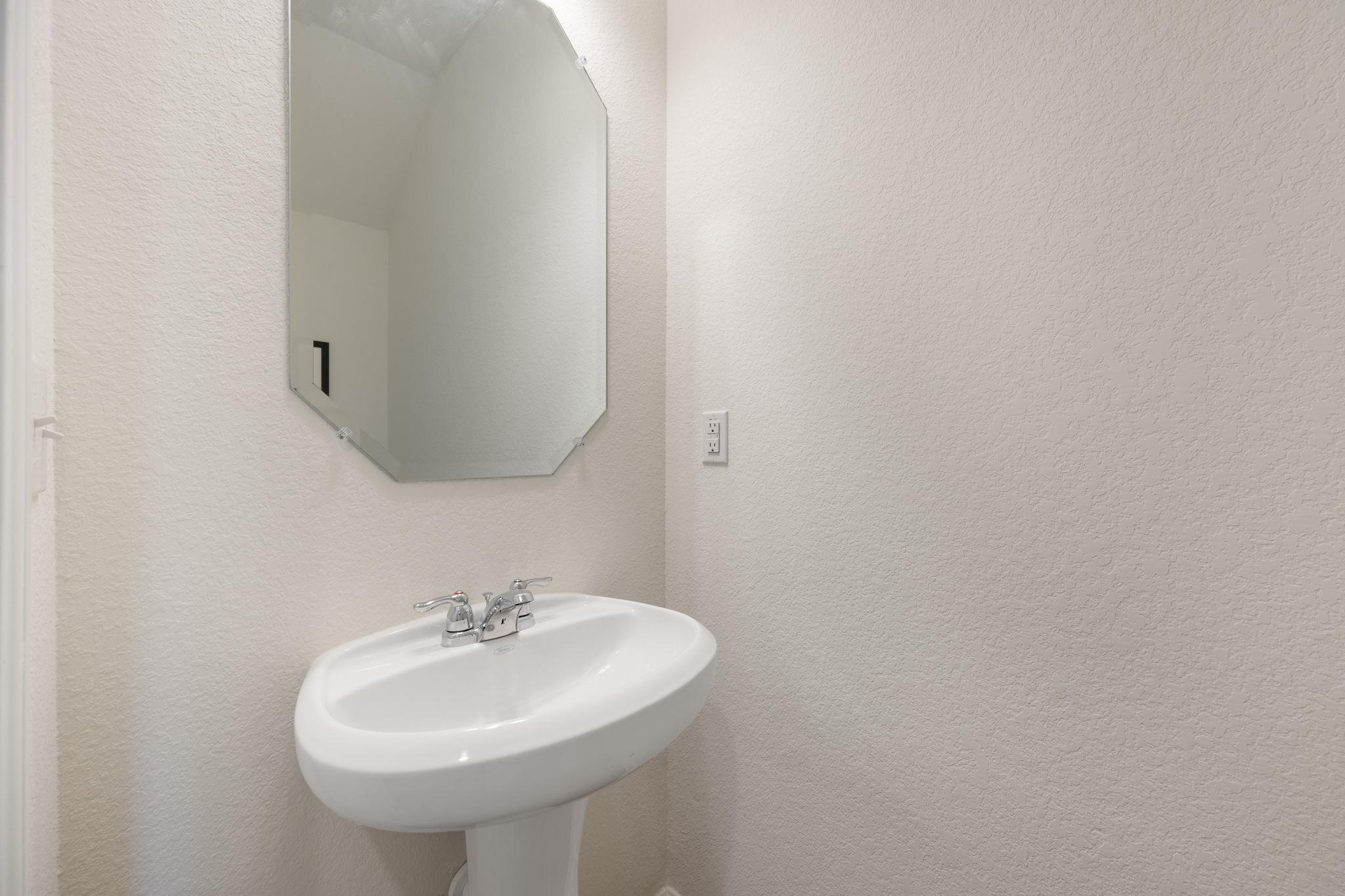 114 Pronghorn St, Hutto, TX 78634