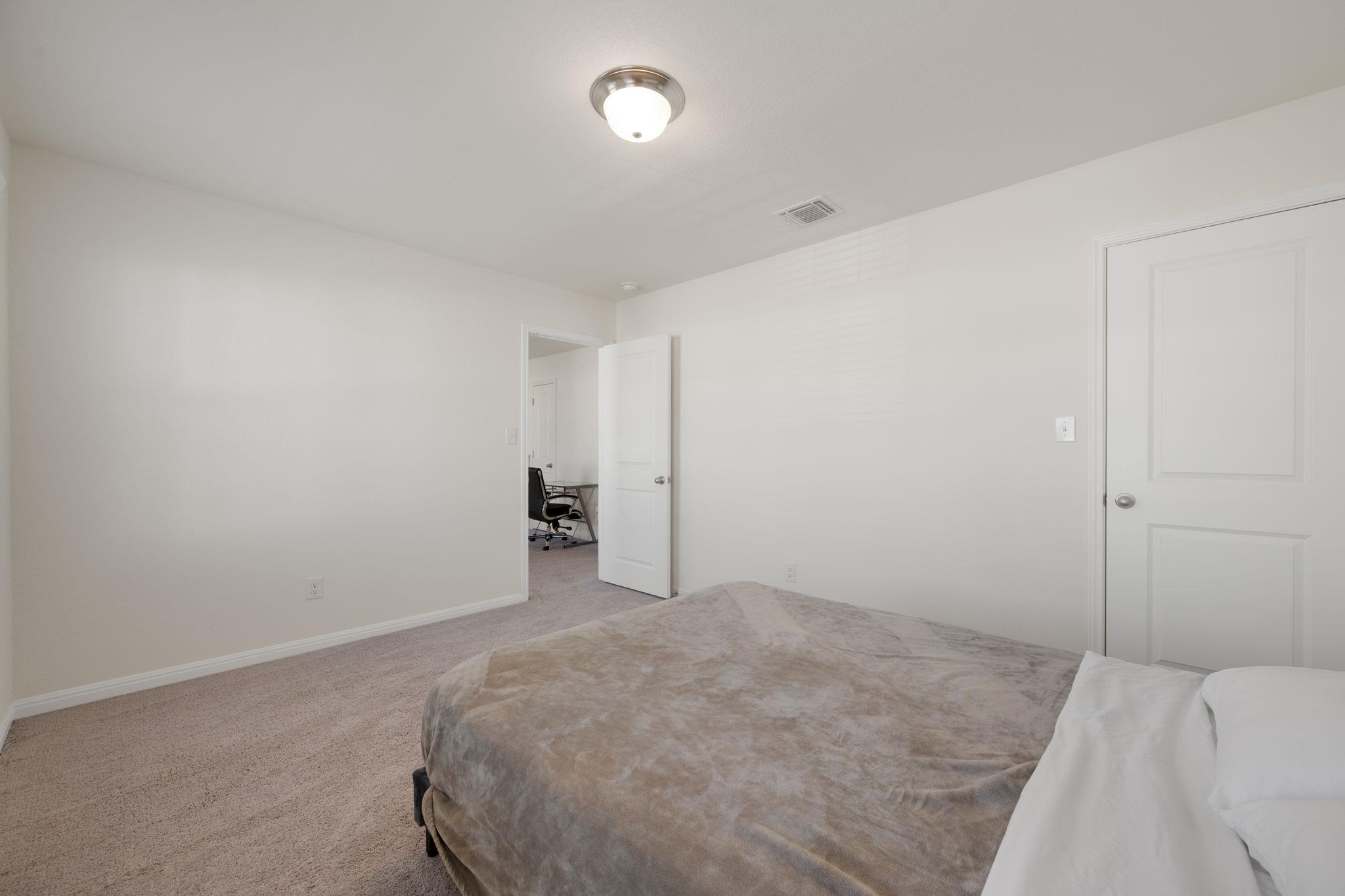 114 Pronghorn St, Hutto, TX 78634