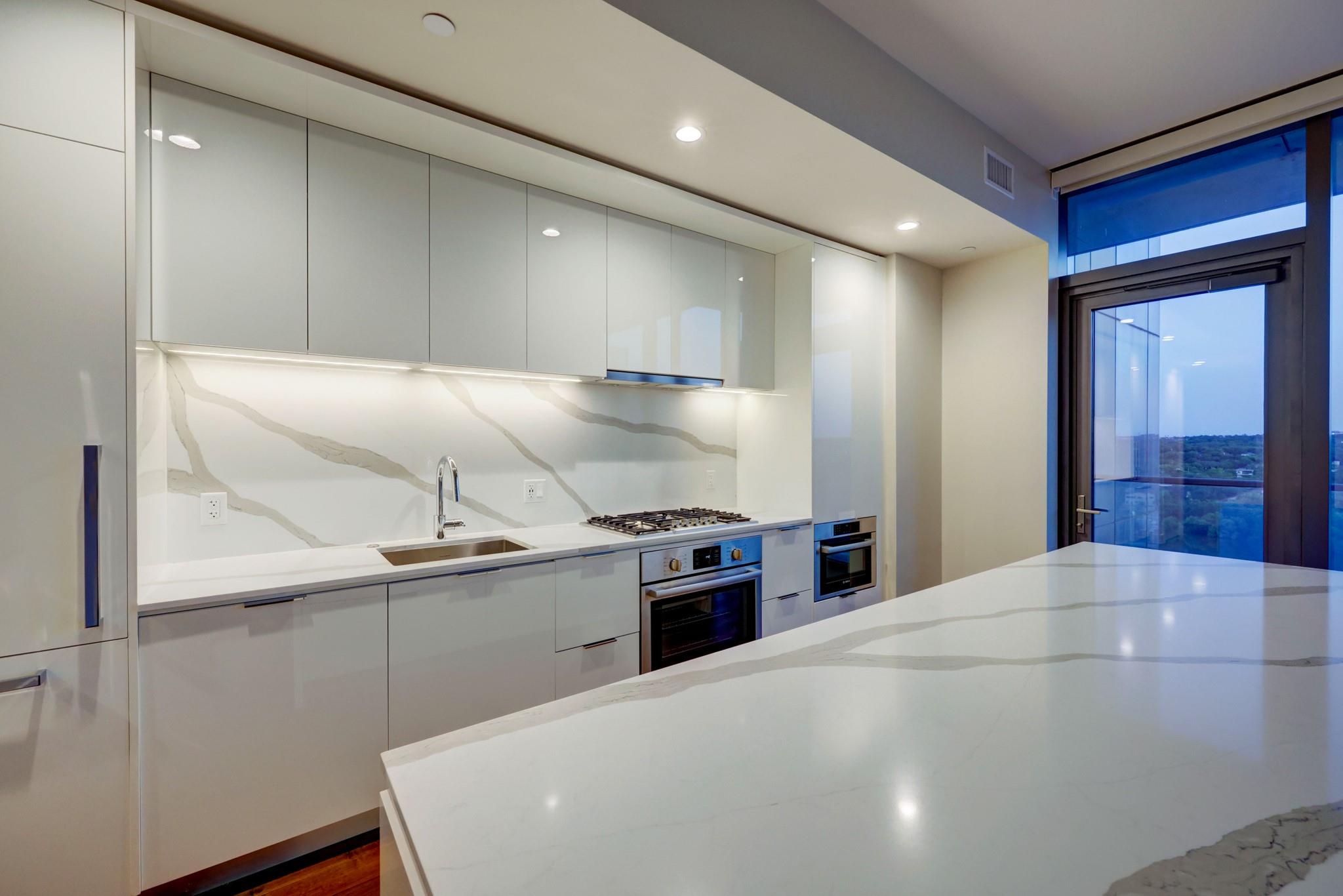 44 East Ave # 1411, Austin, TX 78701