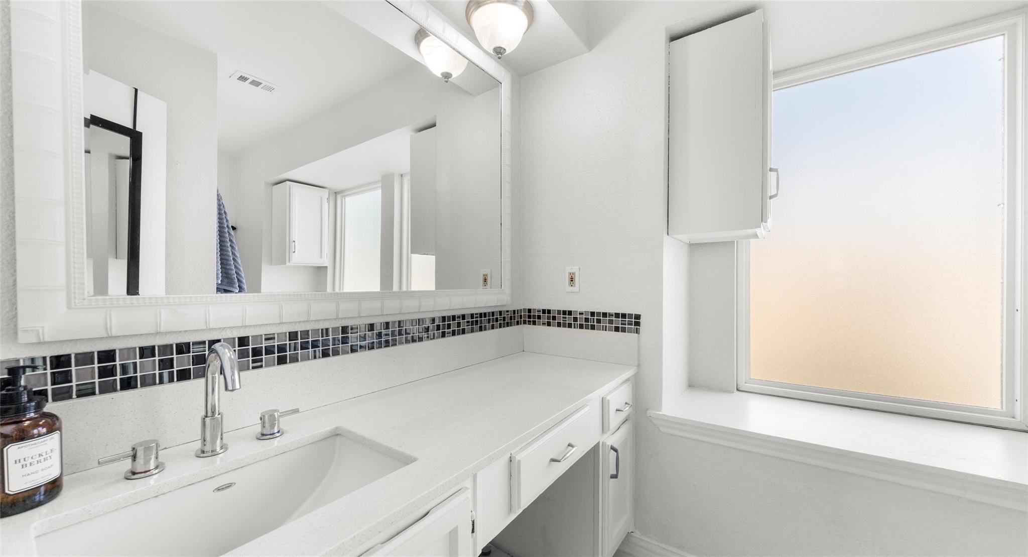 4015 Alexandria Dr, Austin, TX 78749