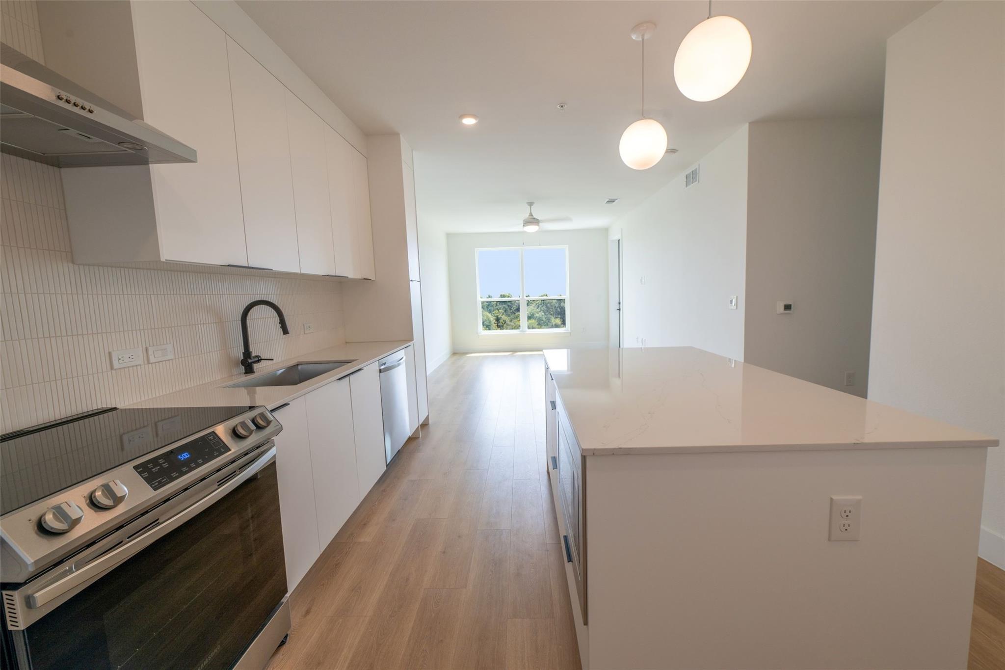 1701 Simond Ave # 438, Austin, TX 78723