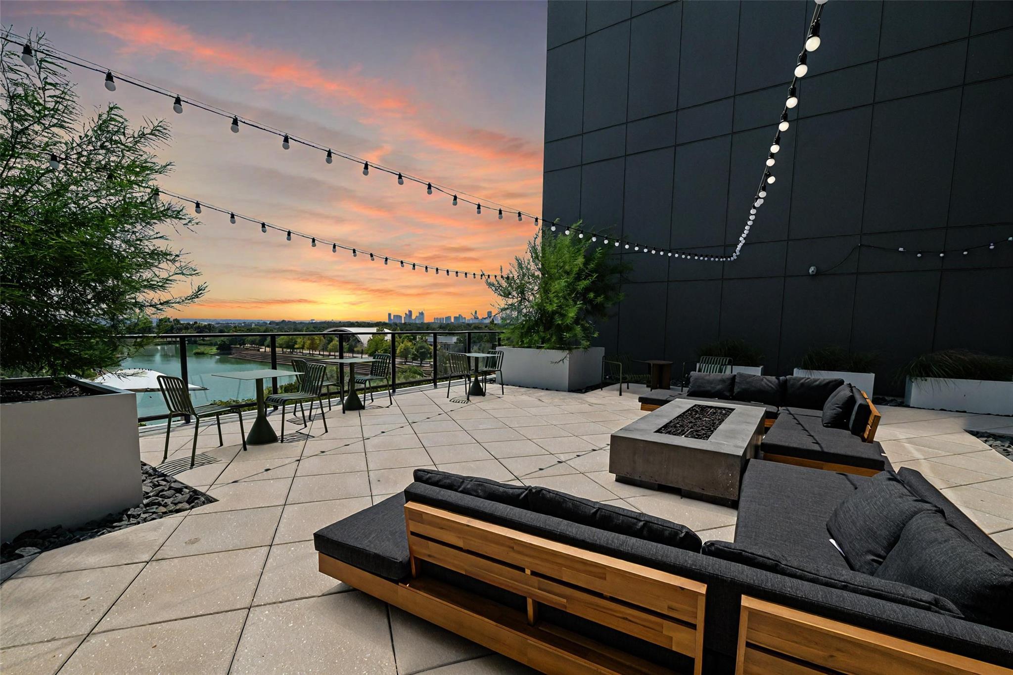 1701 Simond Ave # 438, Austin, TX 78723