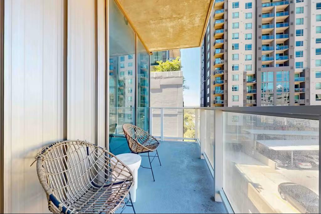 48 East Ave # 1210, Austin, TX 78701