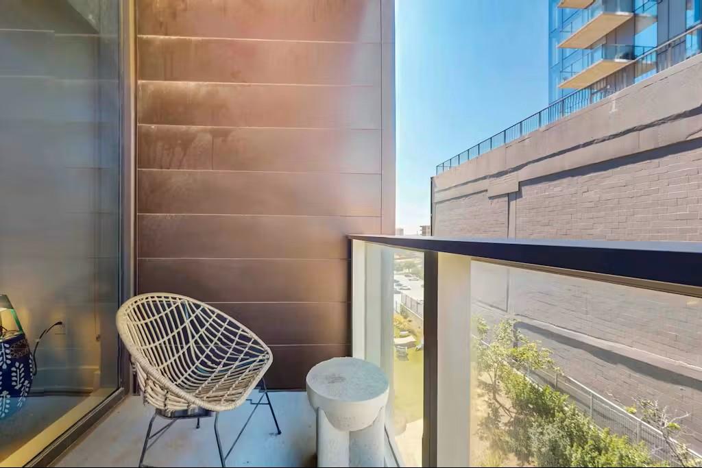 48 East Ave # 1210, Austin, TX 78701