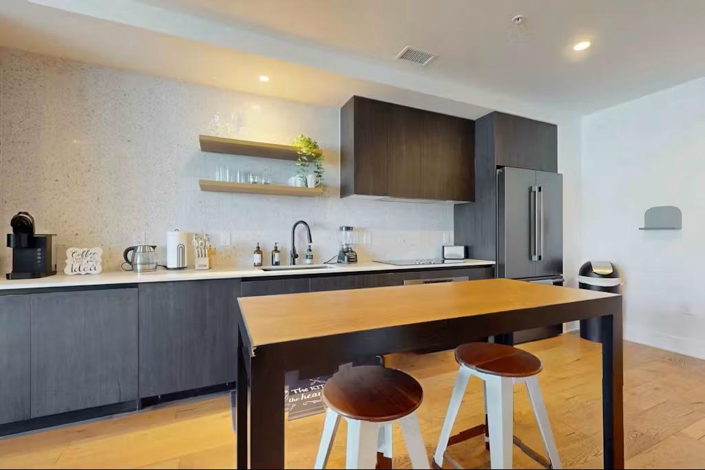 48 East Ave # 1210, Austin, TX 78701