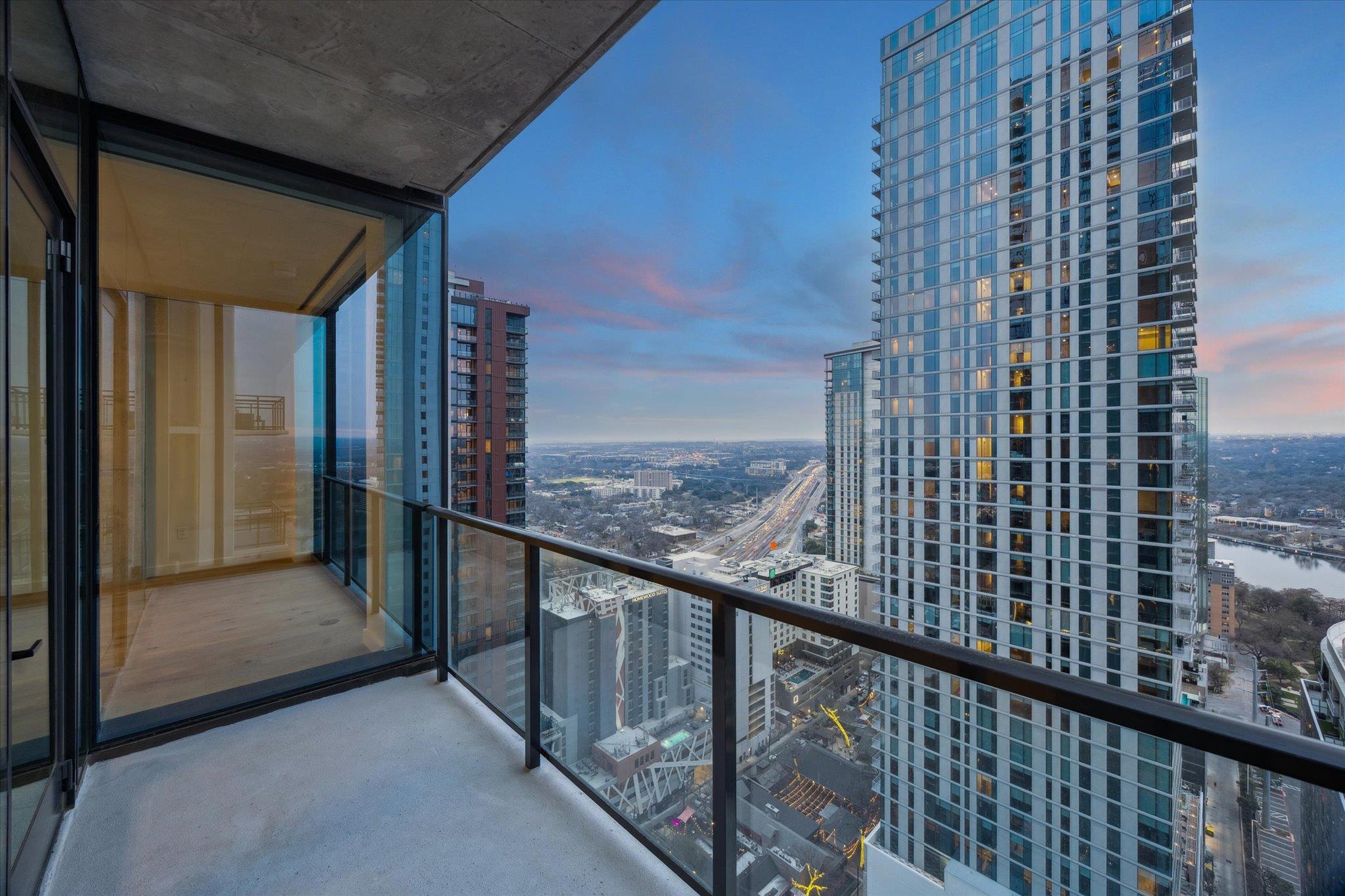 610 Davis St # 3005, Austin, TX 78701