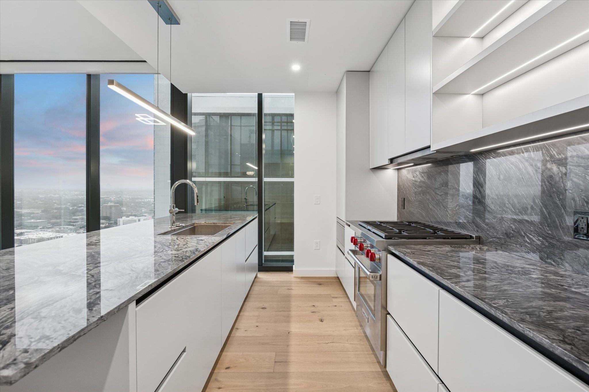 610 Davis St # 3005, Austin, TX 78701