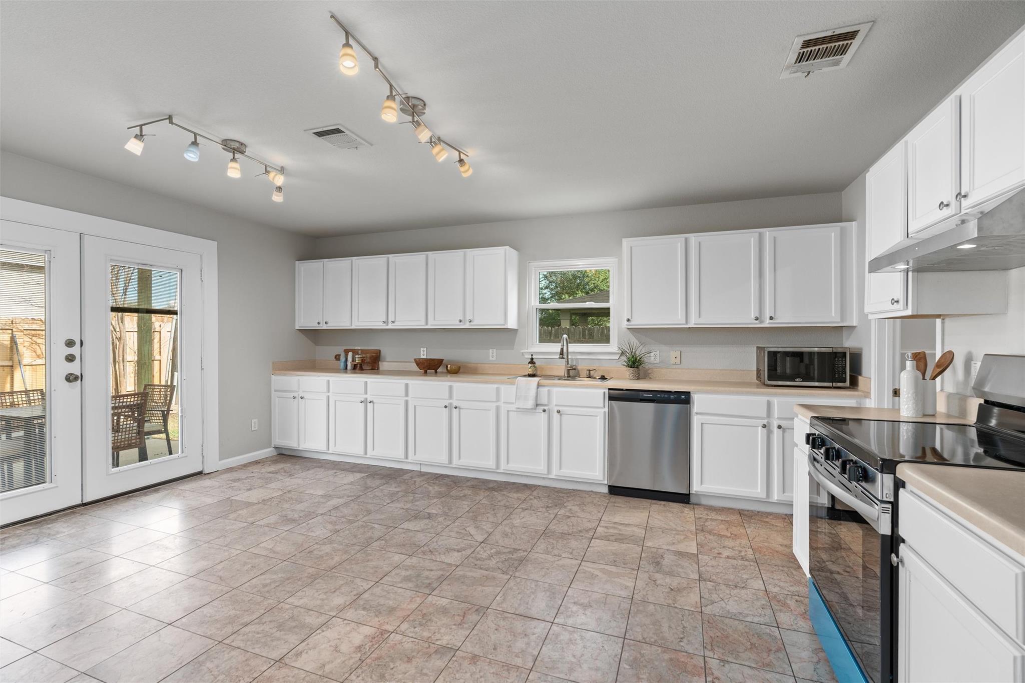 3504 Amistad Cv, Round Rock, TX 78665