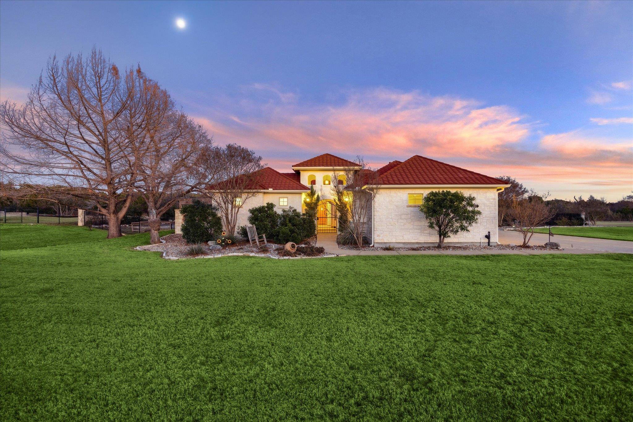 220 Neal Dr, Liberty Hill, TX 78642