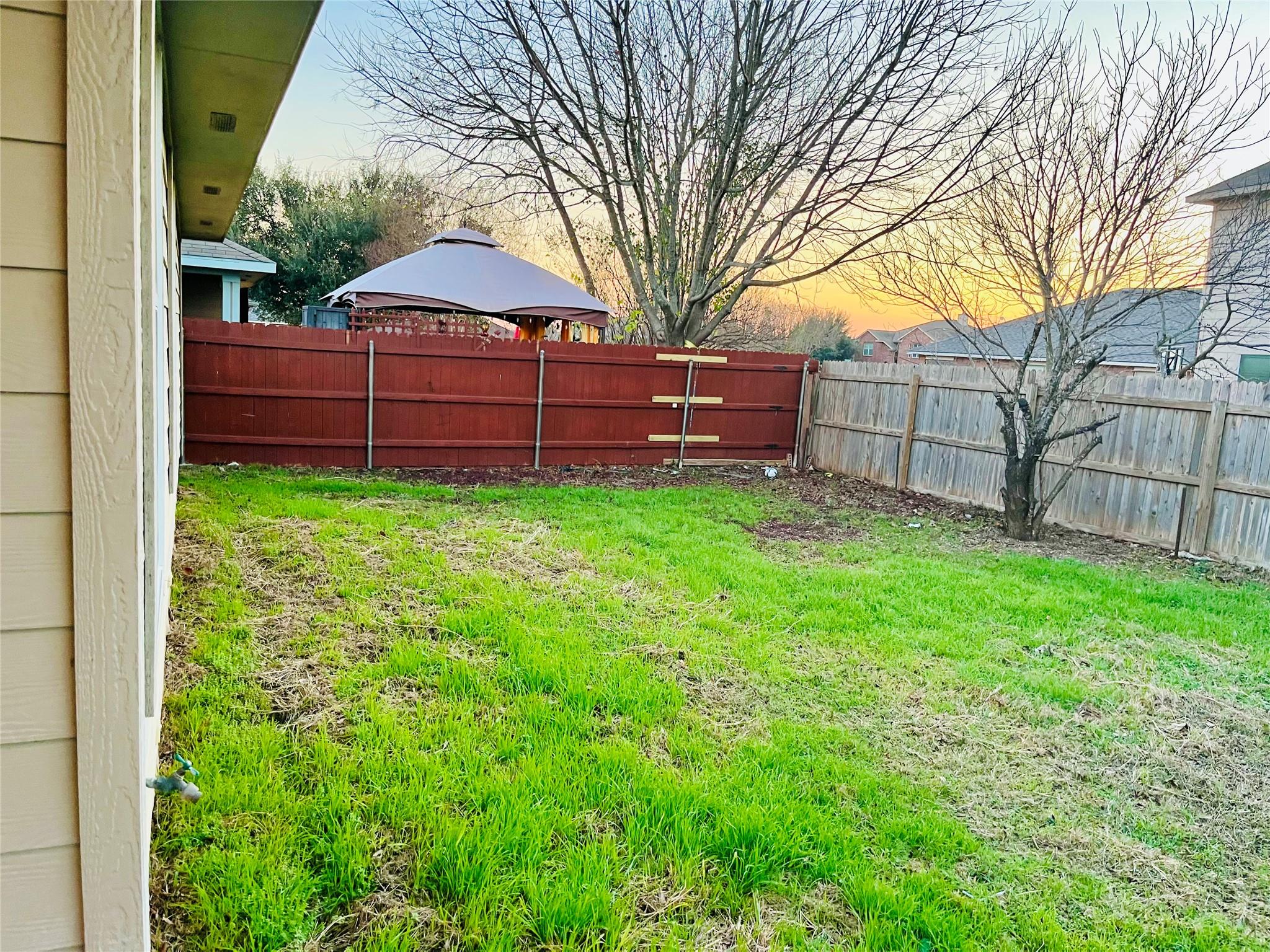 1208 Rainbow Parke Dr, Round Rock, TX 78665