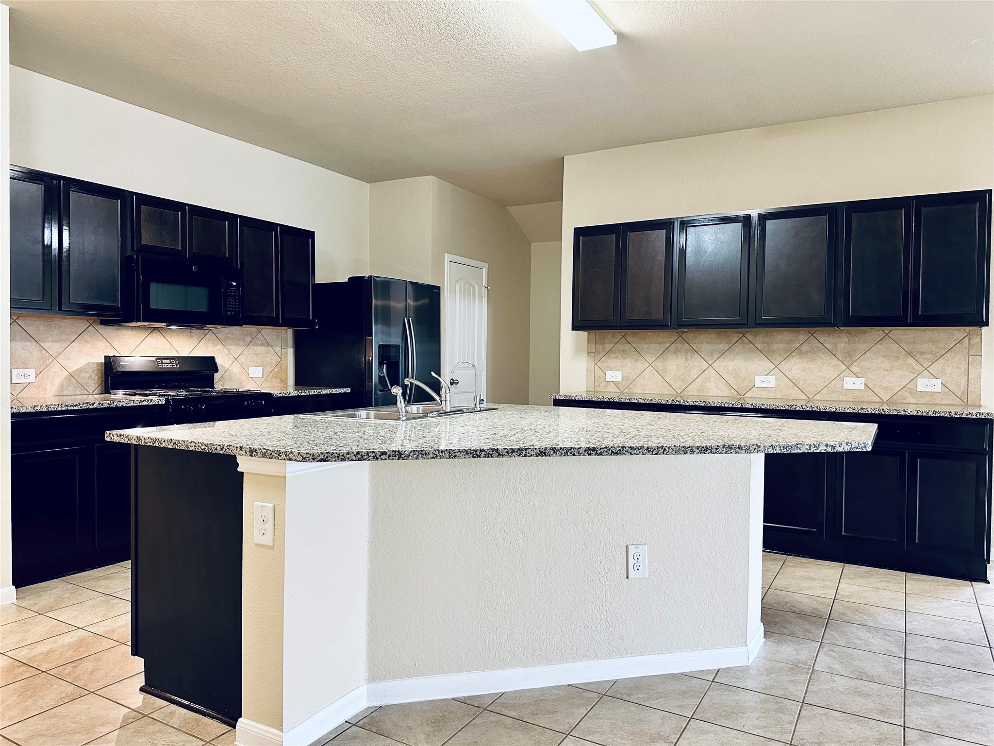 708 Kaluga Trl, Leander, TX 78641