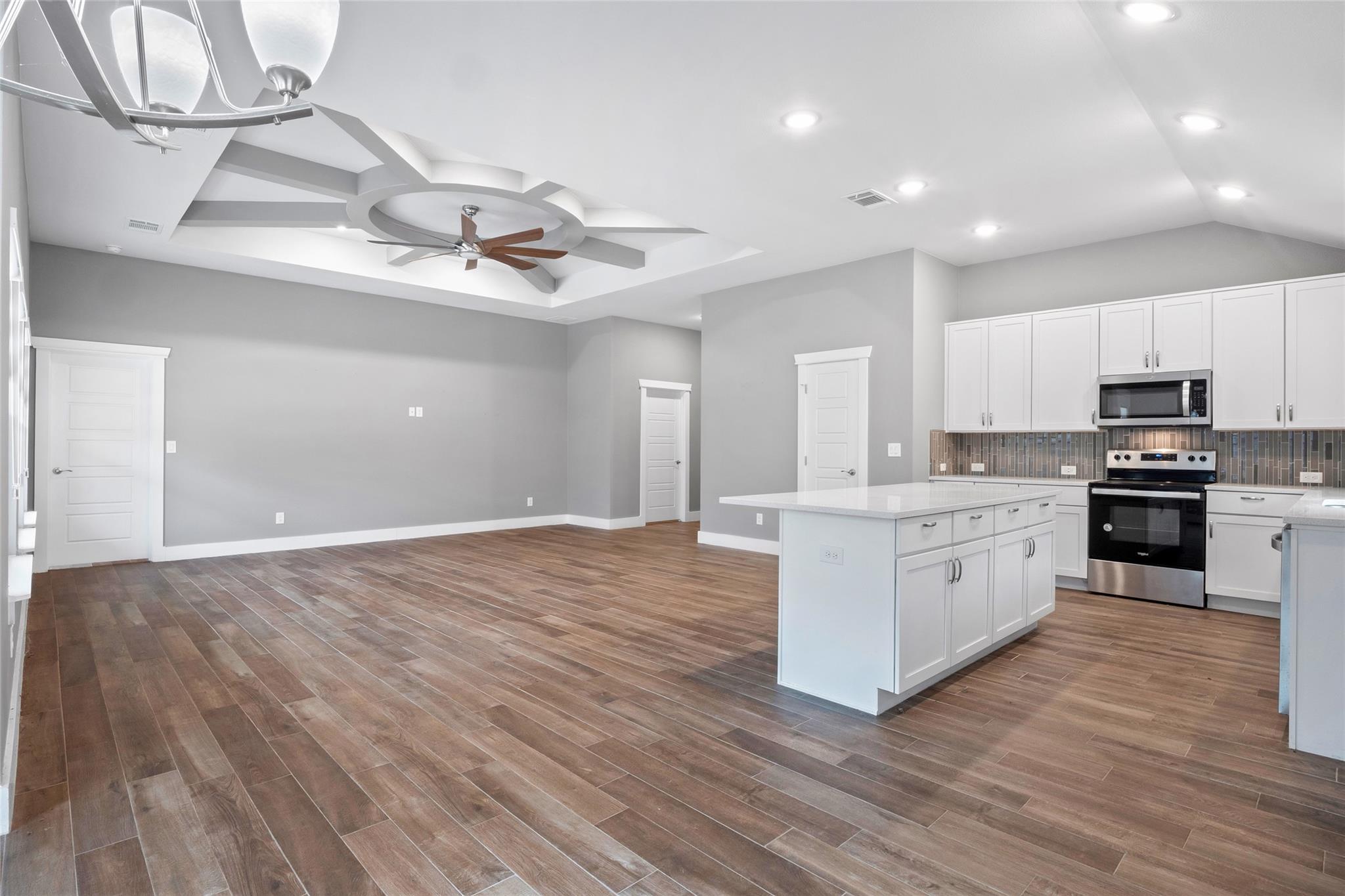 212 Tahitian Dr, Bastrop, TX 78602