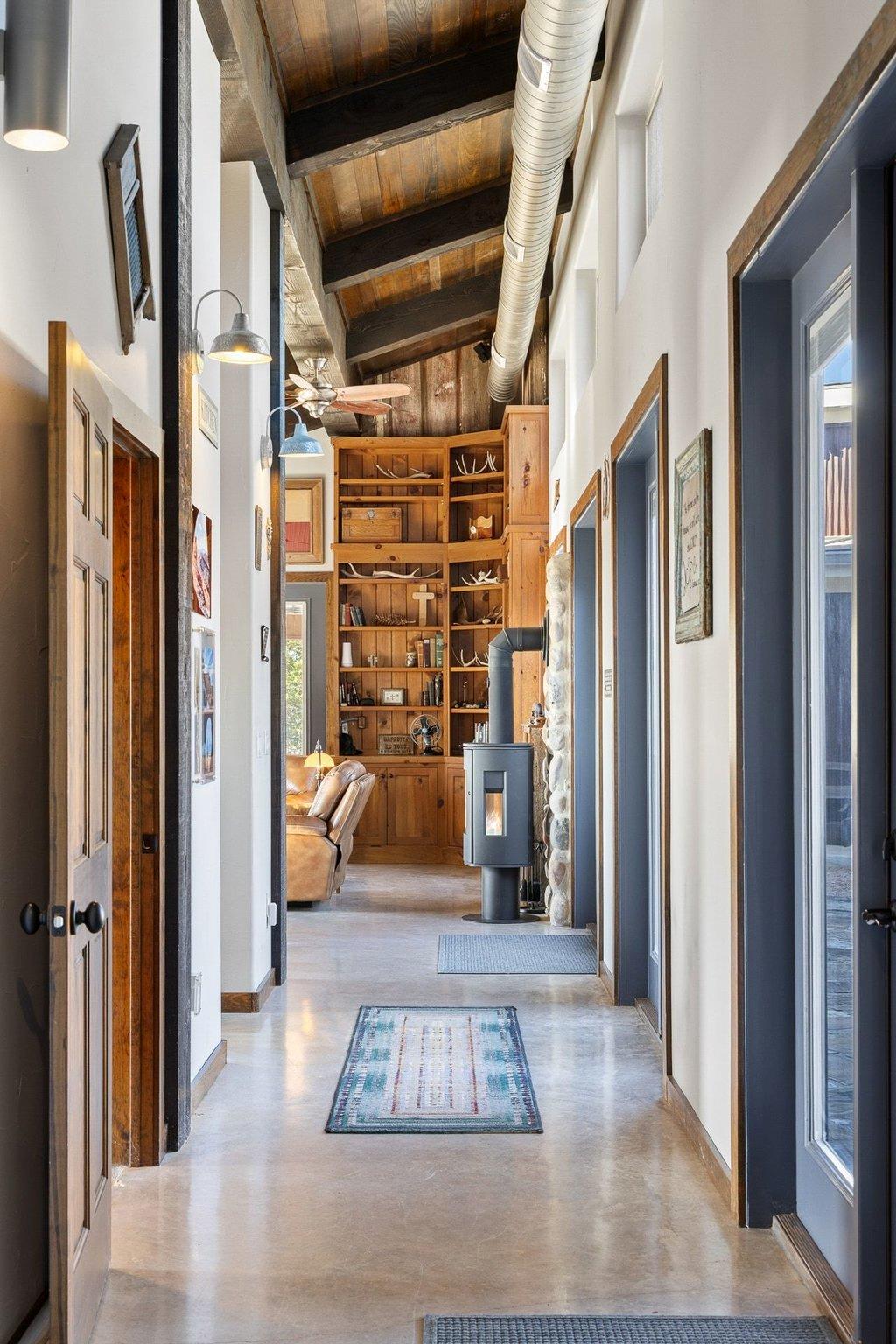 1292 Upper Turtle Creek Rd, Kerrville, TX 78028