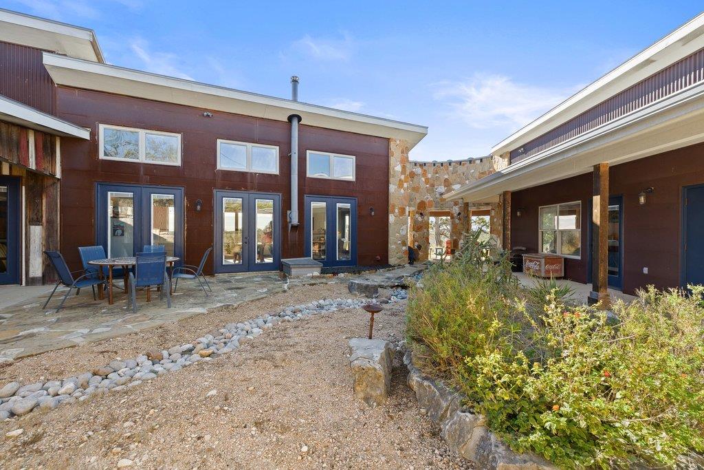 1292 Upper Turtle Creek Rd, Kerrville, TX 78028