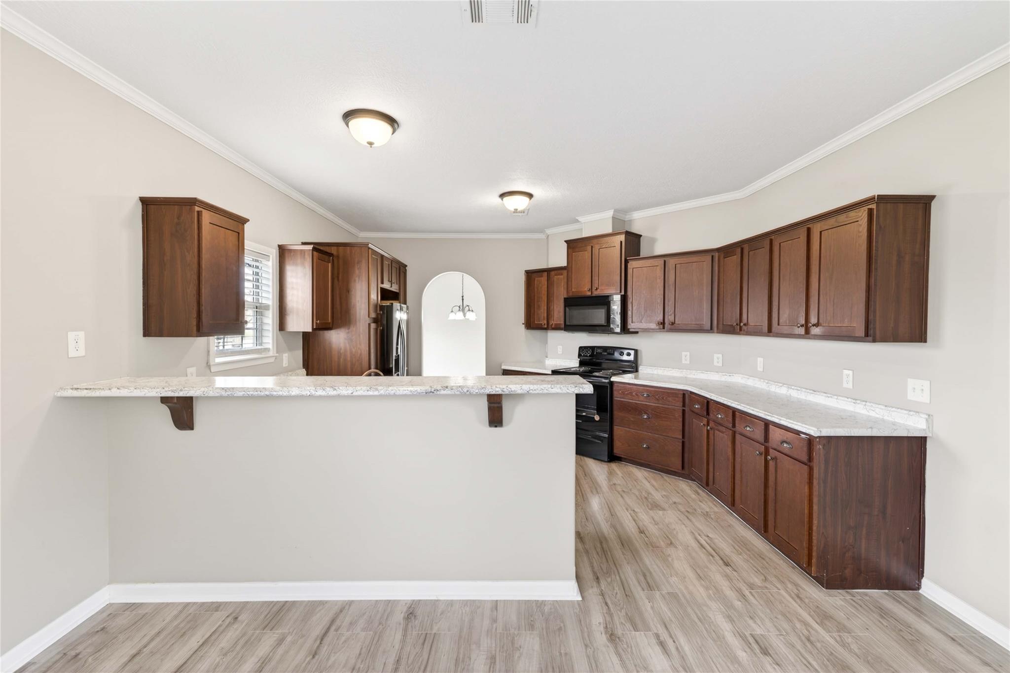 130 Leaning Oaks Cir, Seguin, TX 78155