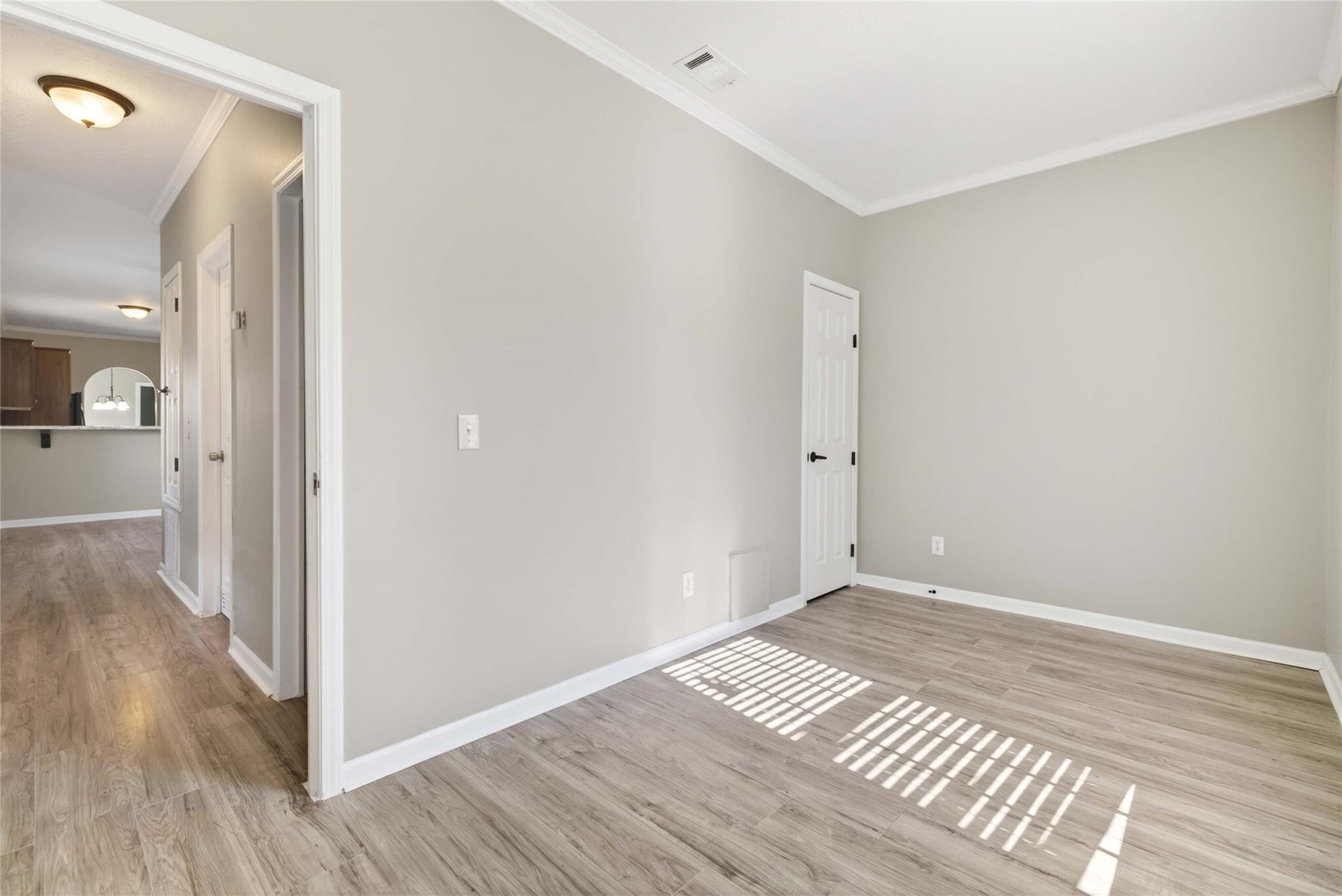 130 Leaning Oaks Cir, Seguin, TX 78155