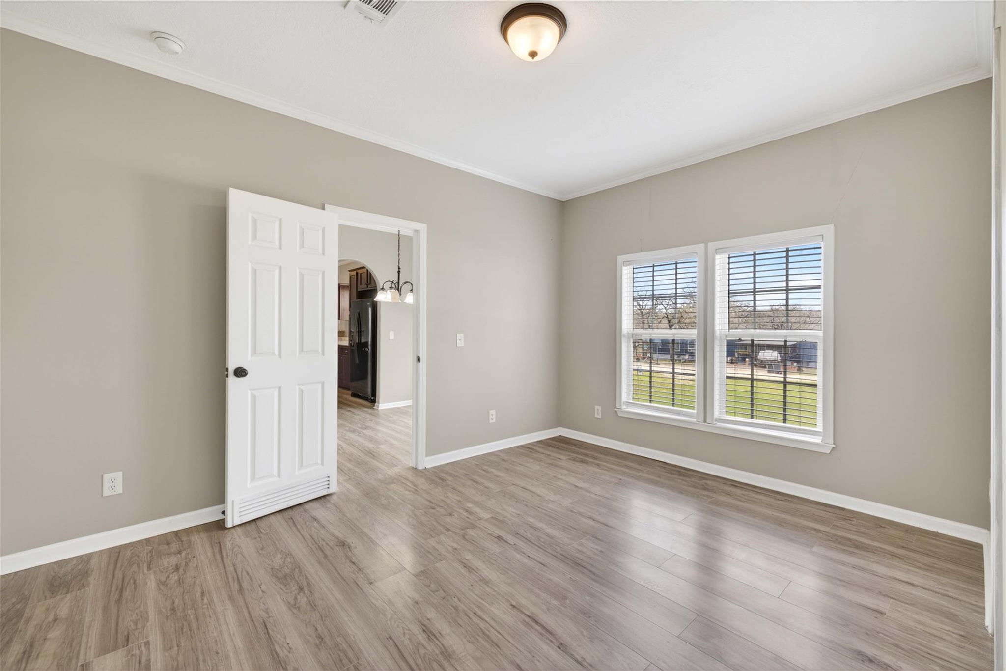 130 Leaning Oaks Cir, Seguin, TX 78155