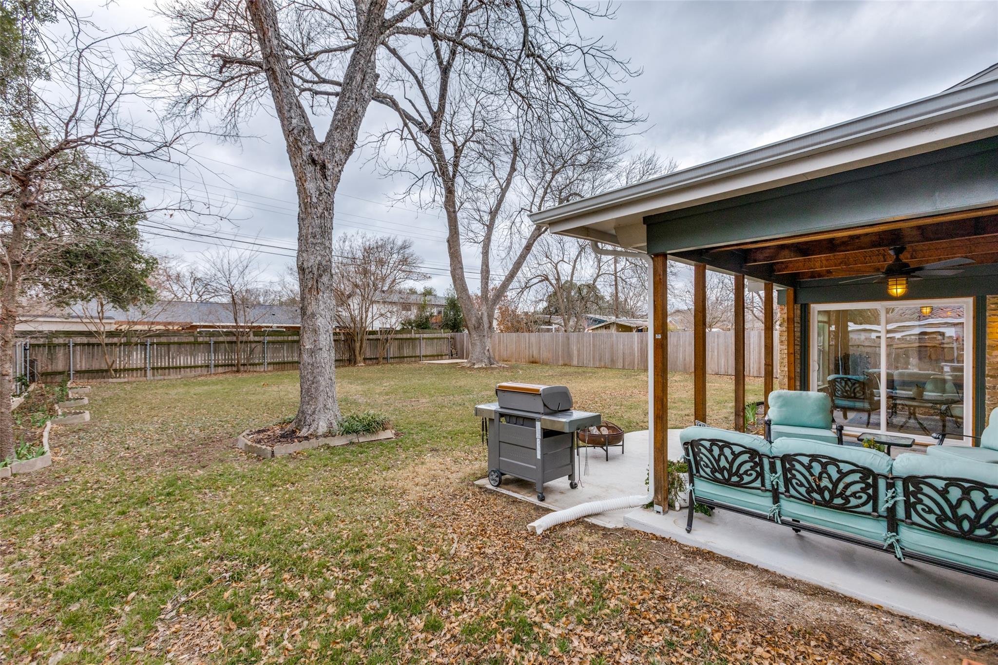 2209 Fair Oaks Dr, Austin, TX 78745