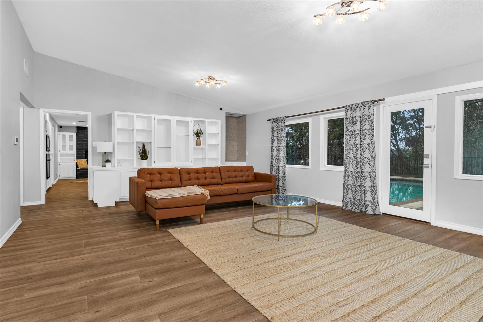 302 Timpanagos Dr, Lakeway, TX 78734