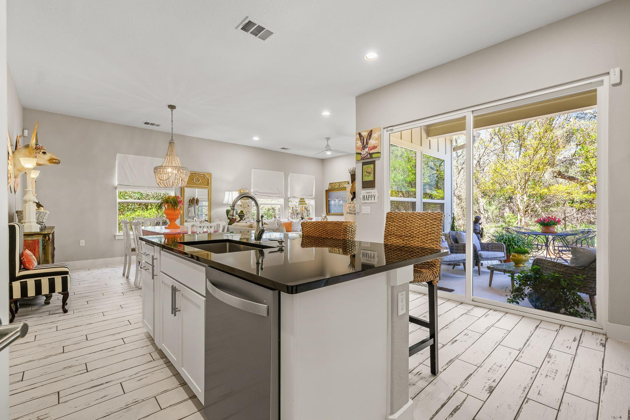 121 Francesco Ln, Dripping Springs, TX 78620