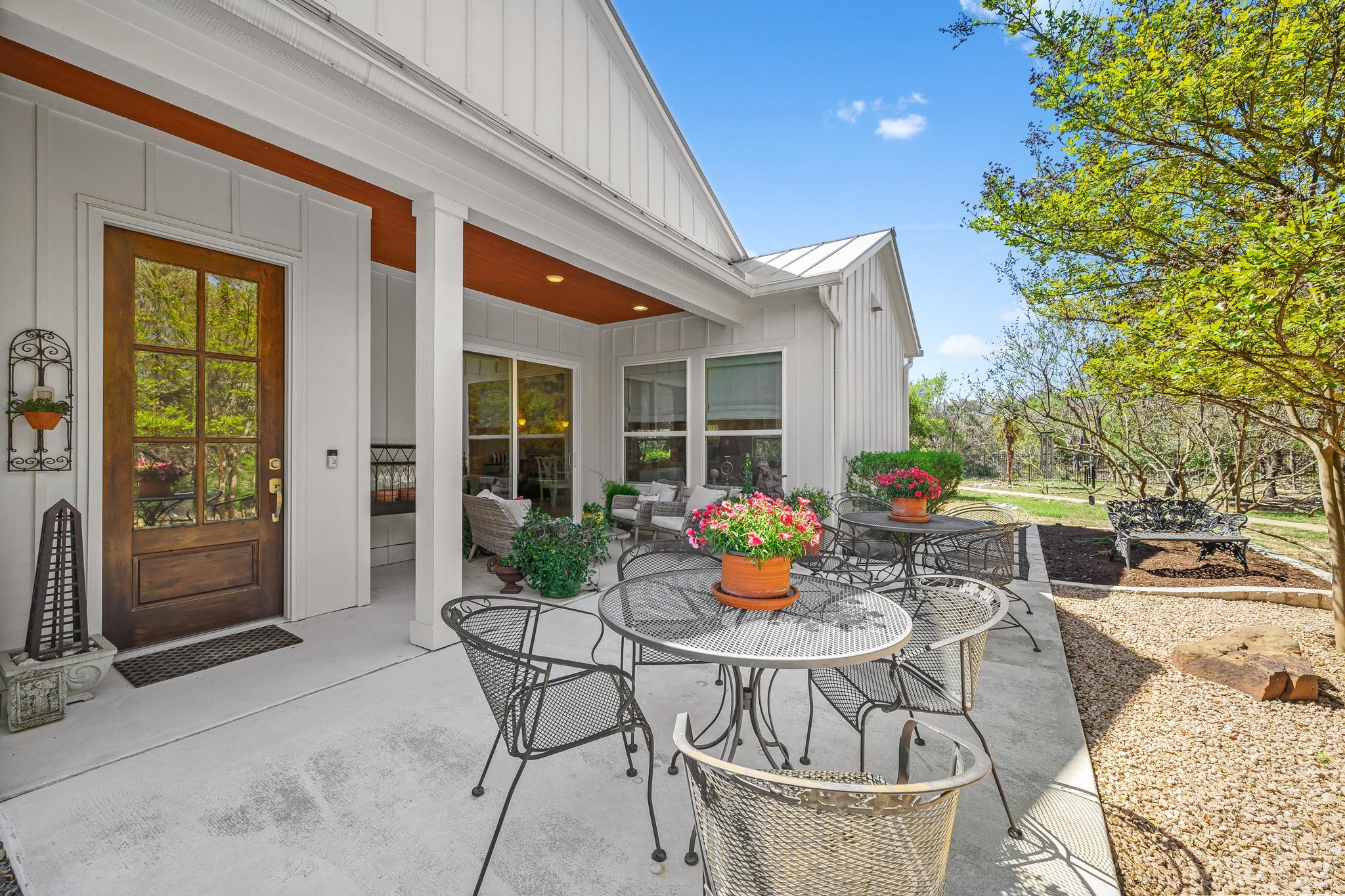 121 Francesco Ln, Dripping Springs, TX 78620