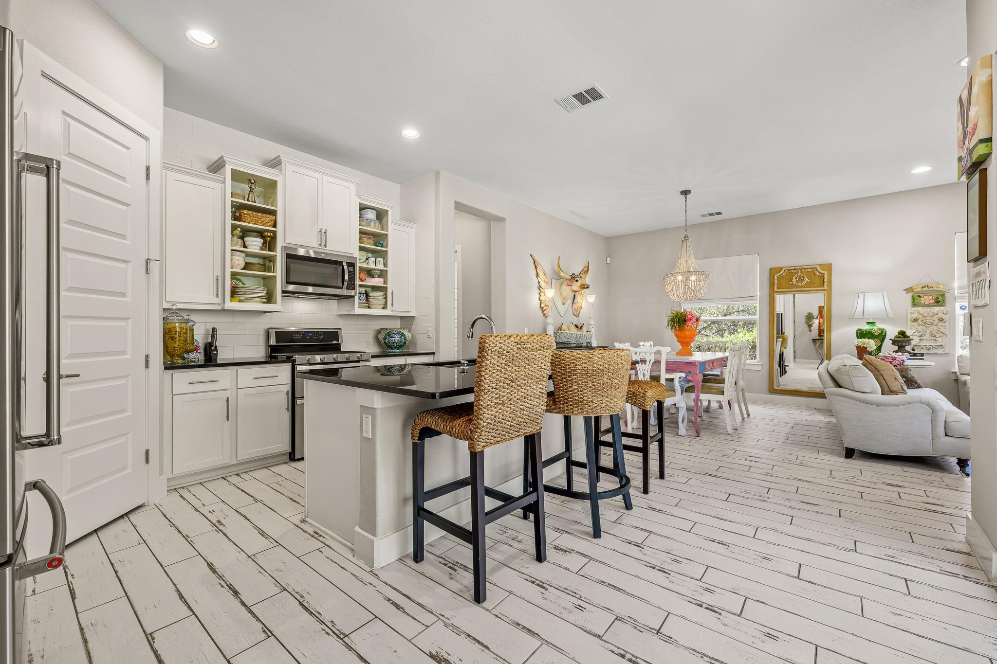 121 Francesco Ln, Dripping Springs, TX 78620