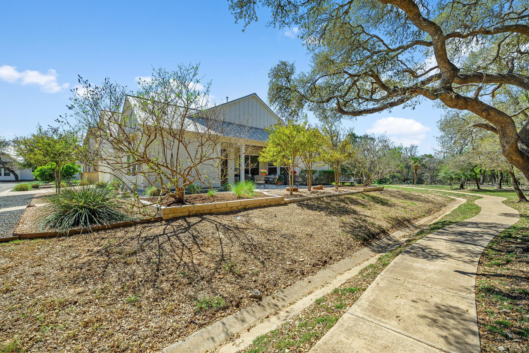 121 Francesco Ln, Dripping Springs, TX 78620