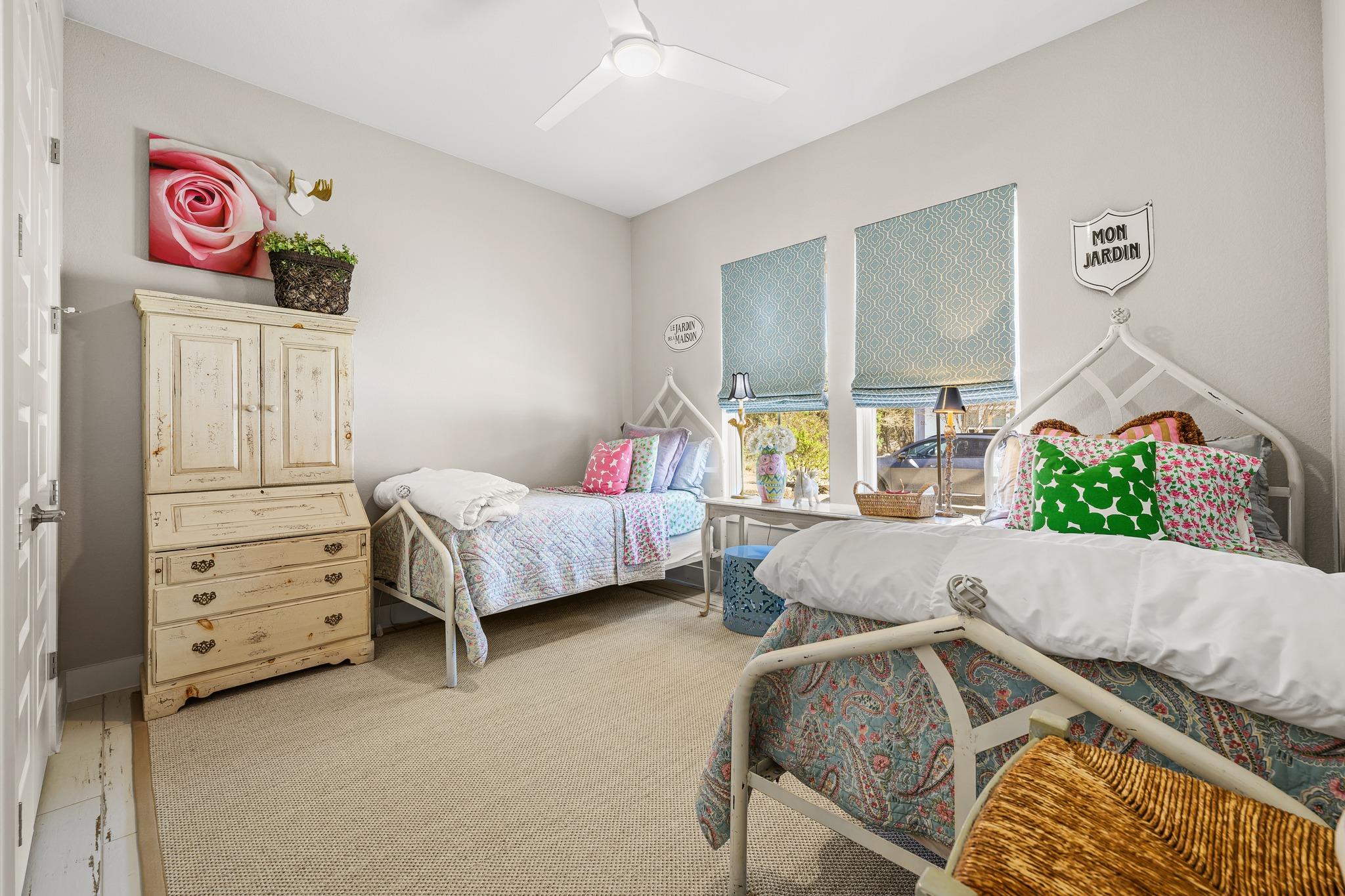 121 Francesco Ln, Dripping Springs, TX 78620