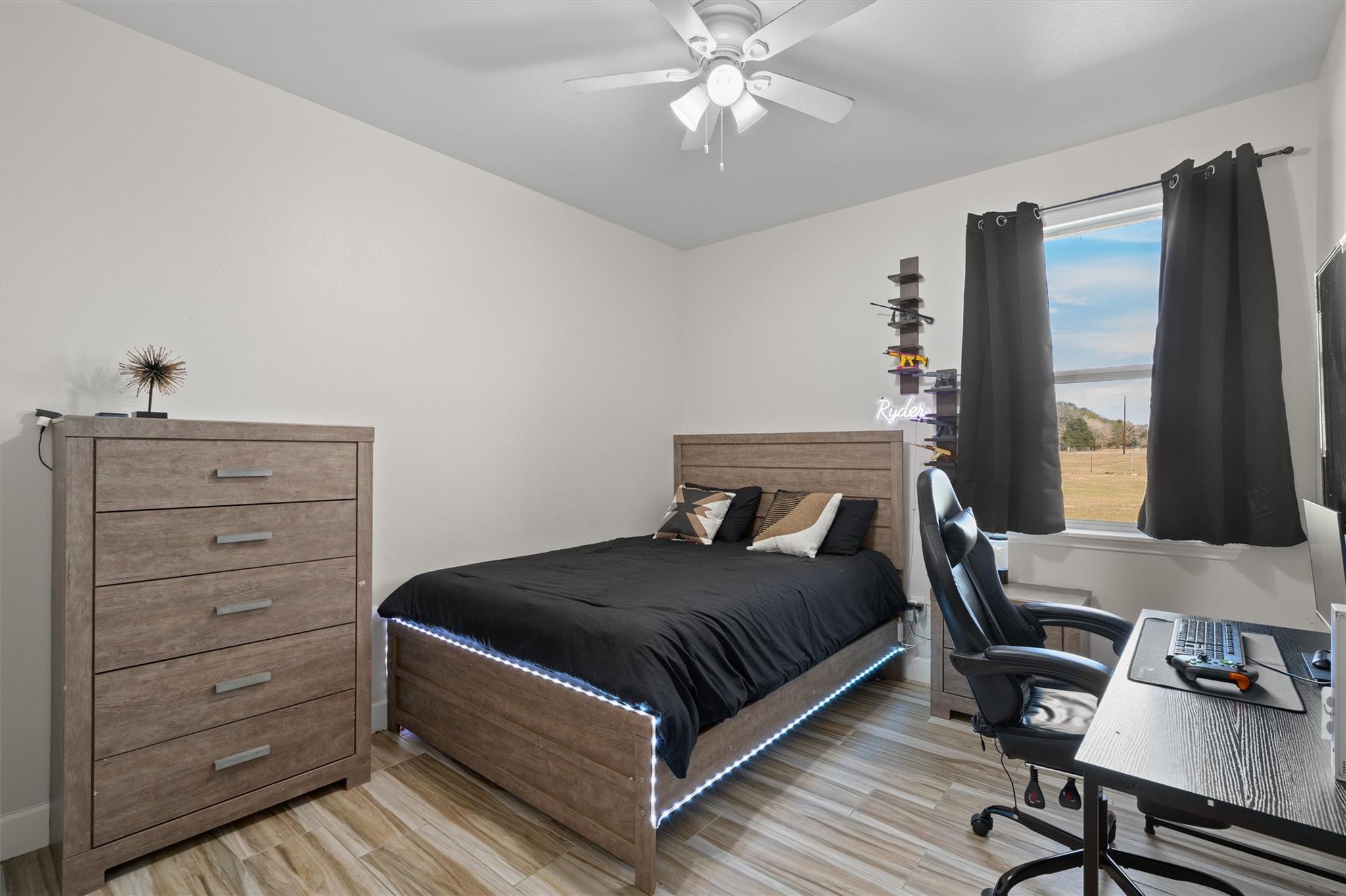 1880 E Highway 21, Paige, TX 78659