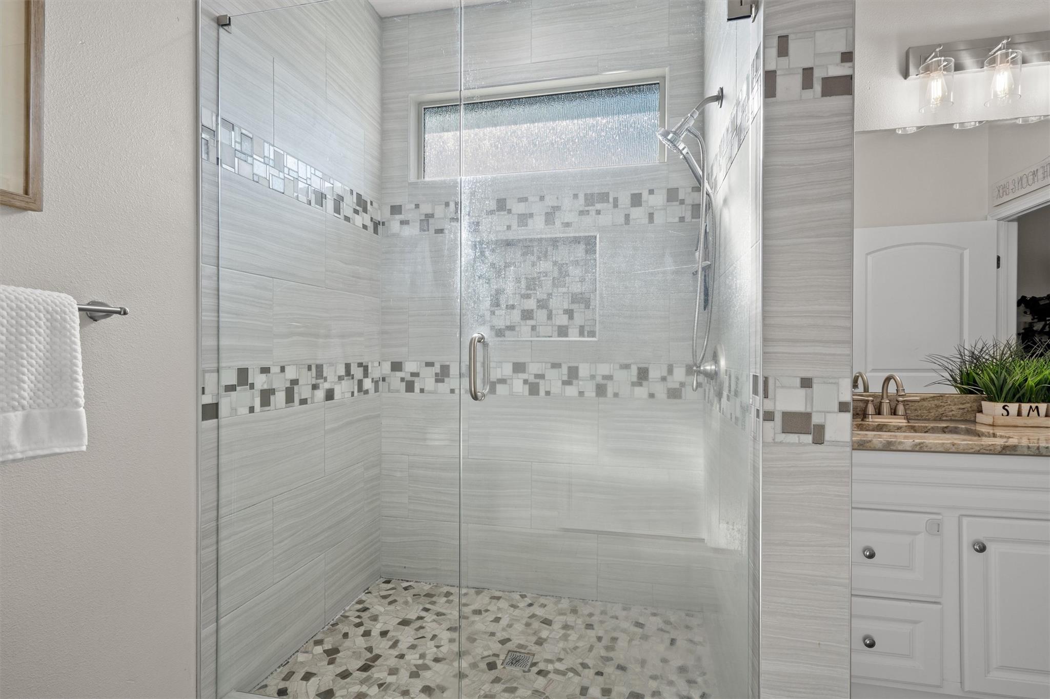 1880 E Highway 21, Paige, TX 78659