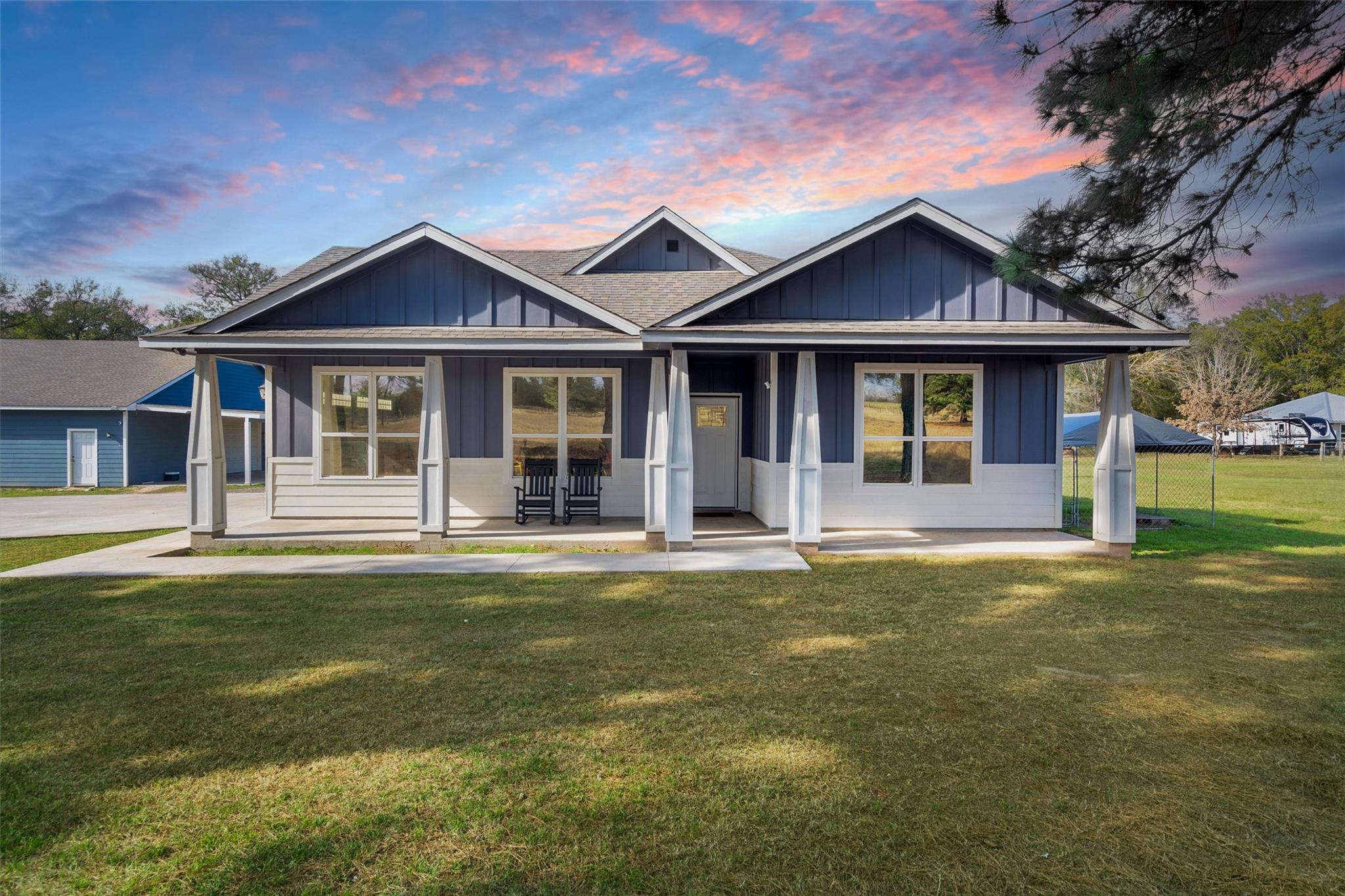 1880 E Highway 21, Paige, TX 78659