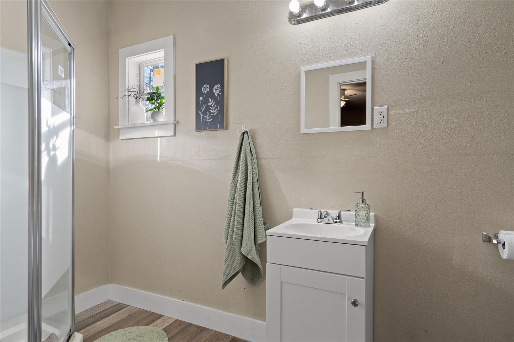 1880 E Highway 21, Paige, TX 78659