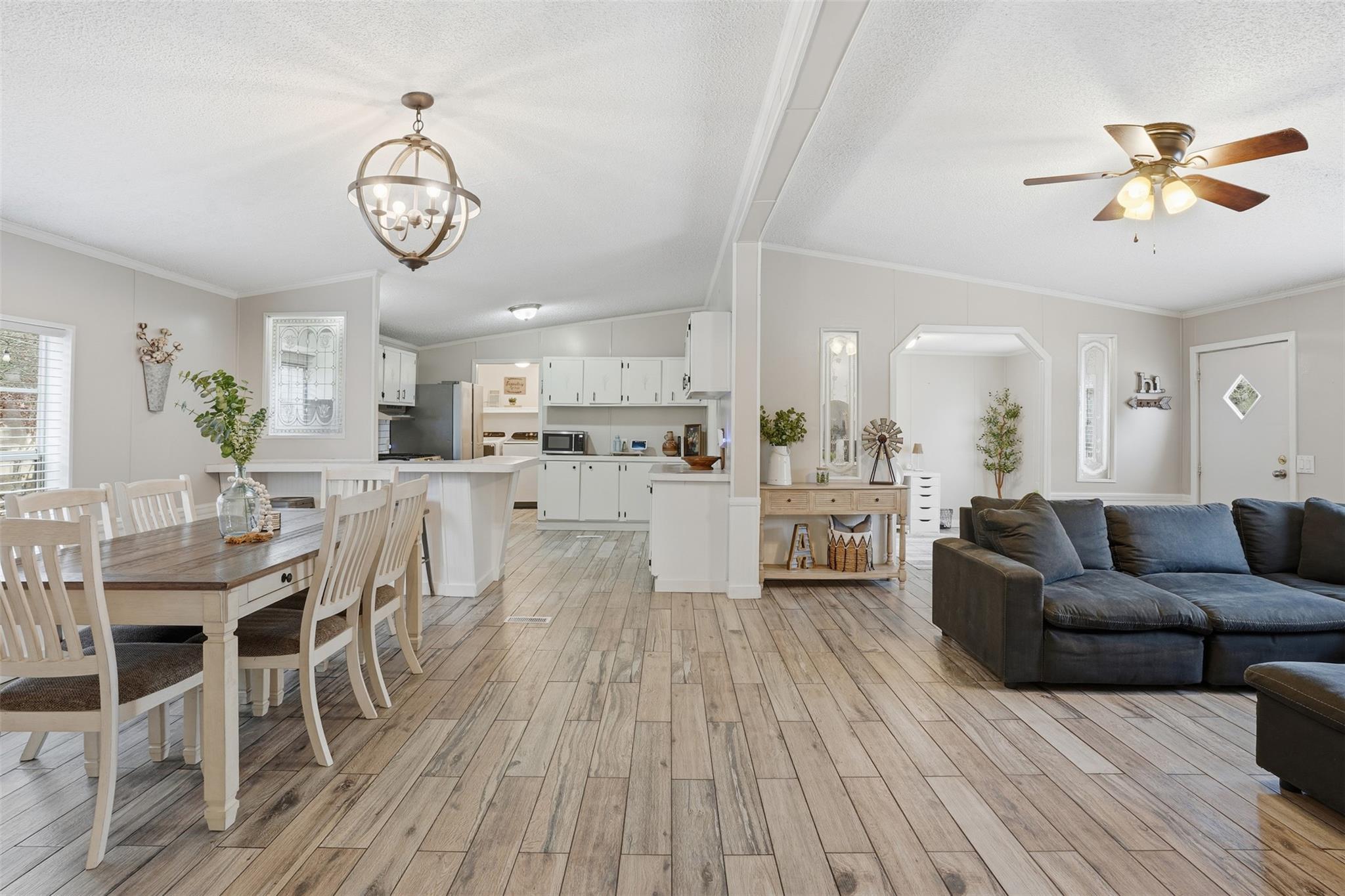 305 Saratoga Springs Cv, Liberty Hill, TX 78642