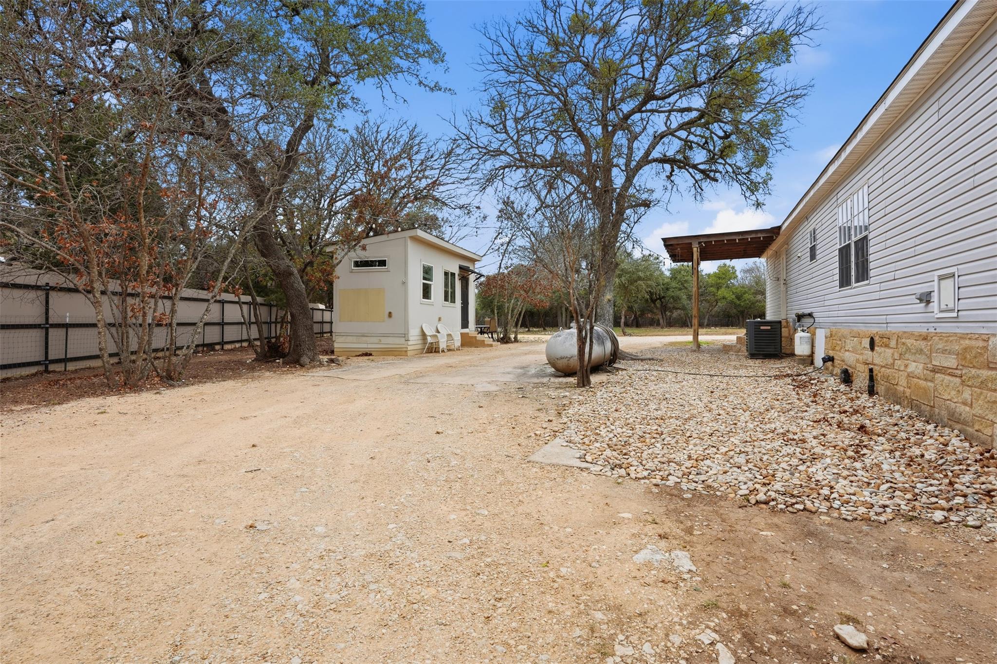 305 Saratoga Springs Cv, Liberty Hill, TX 78642