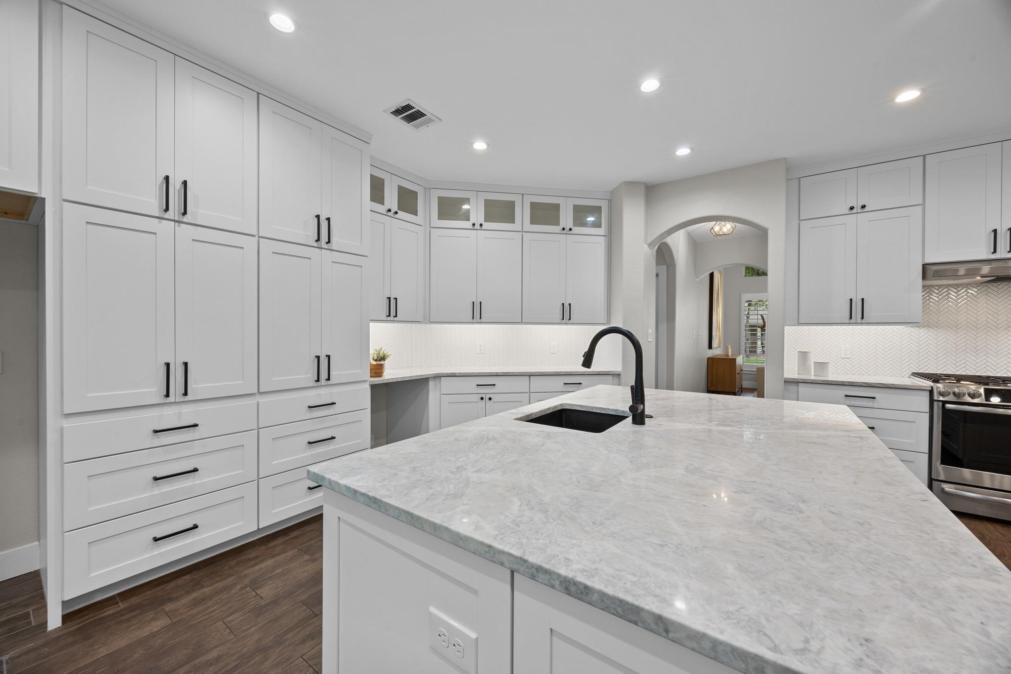 6900 Magenta Ln, Austin, TX 78739