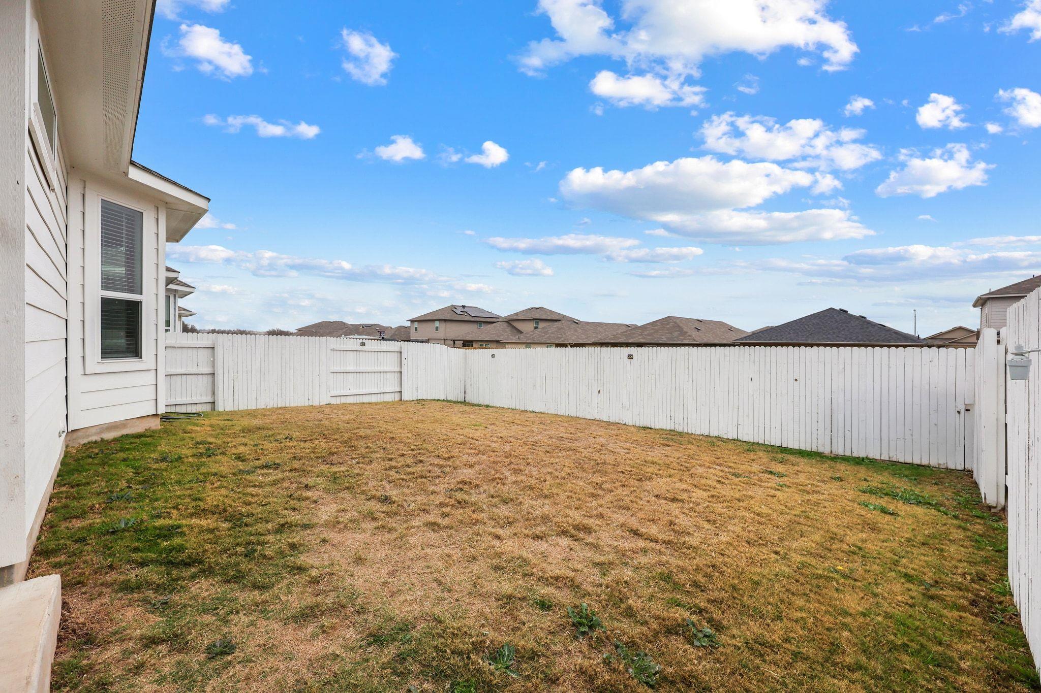 161 Appleberry Ln, Elgin, TX 78621